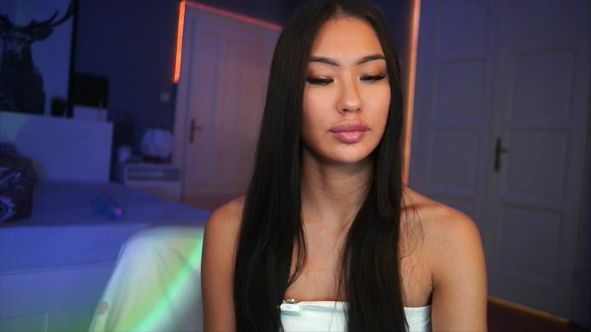 Gallery image thumbnail from MaiStream's myfreecams stream on, 12/12/2025, 23:19 image 3 of 20