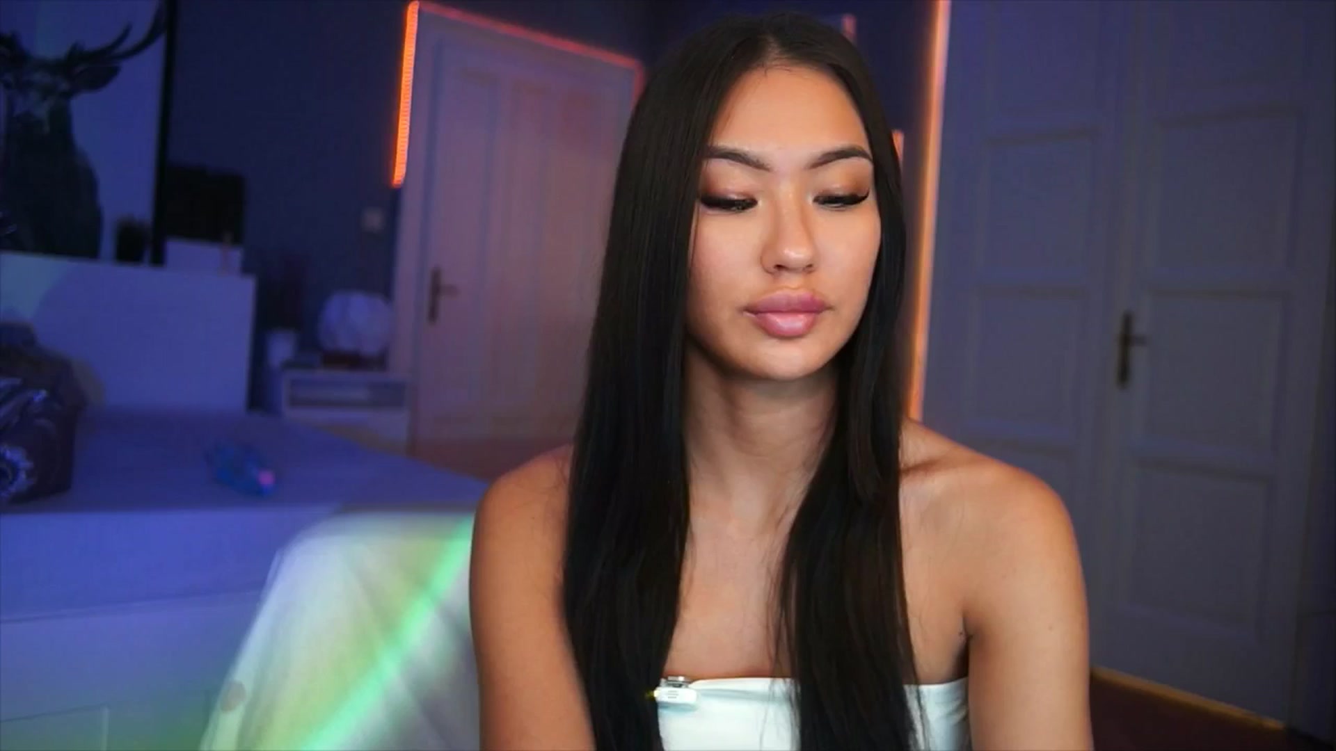 Gallery image thumbnail from MaiStream's myfreecams stream on, 12/12/2025, 23:19 image 7 of 20