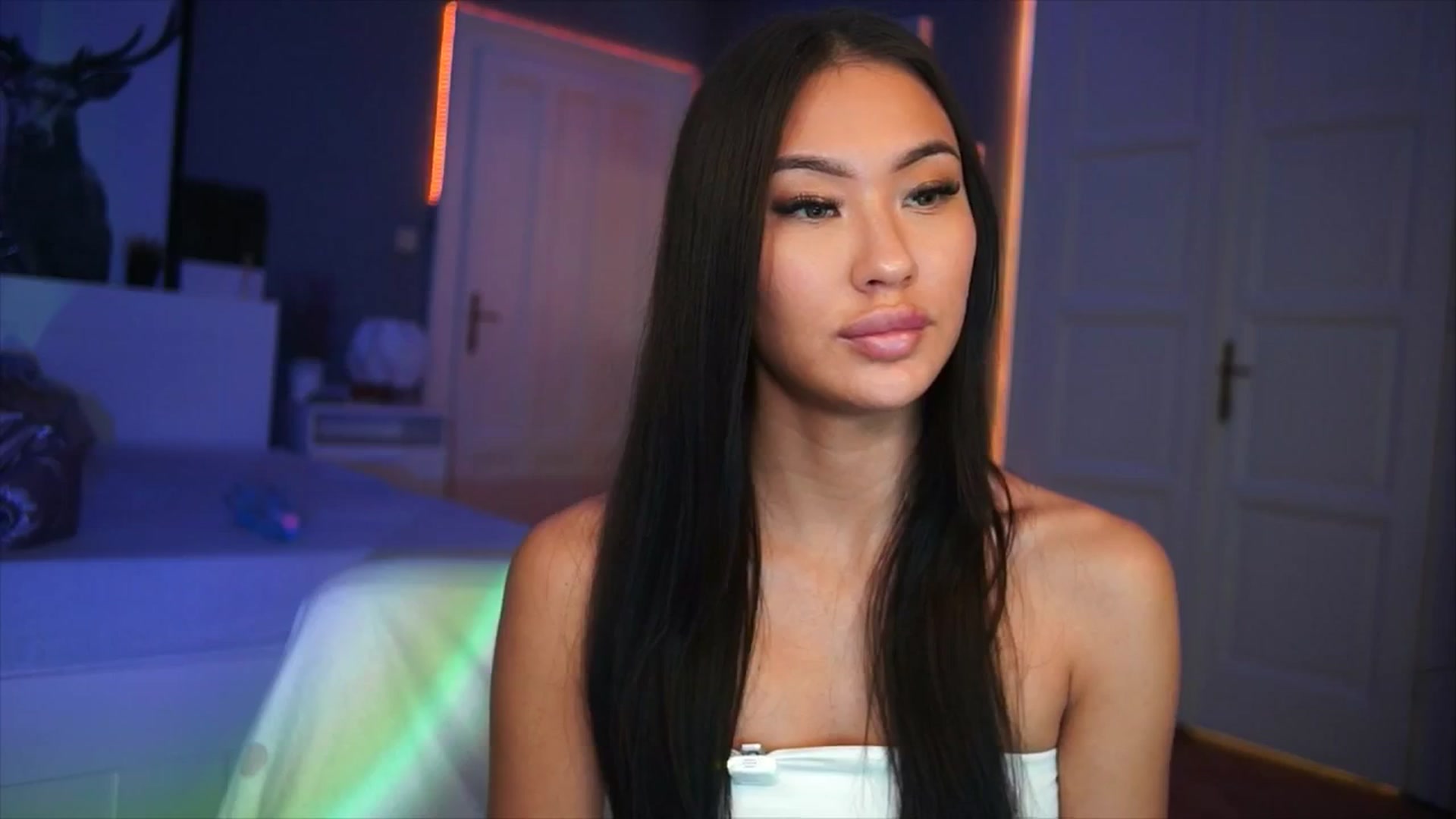 Gallery image thumbnail from MaiStream's myfreecams stream on, 12/12/2025, 23:19 image 16 of 20