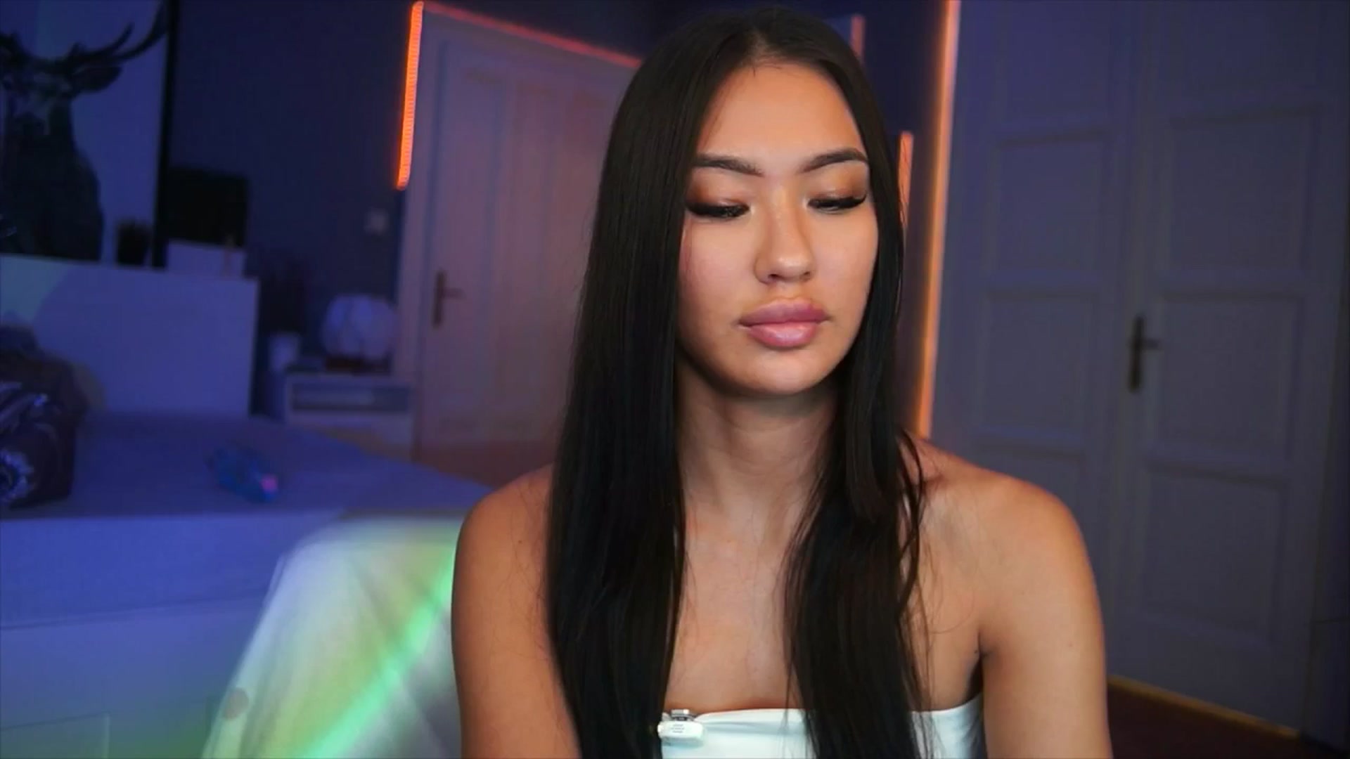 Gallery image thumbnail from MaiStream's myfreecams stream on, 12/12/2025, 23:19 image 15 of 20