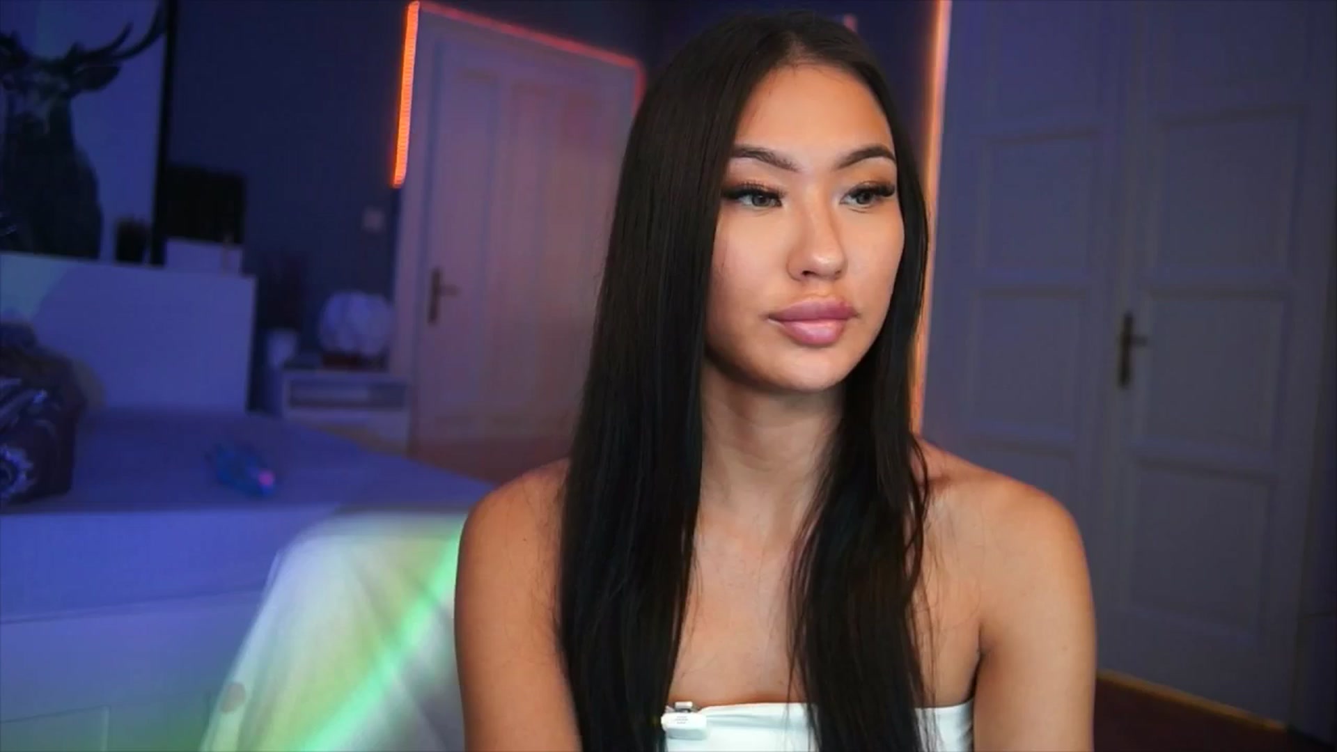 Gallery image thumbnail from MaiStream's myfreecams stream on, 12/12/2025, 23:19 image 17 of 20