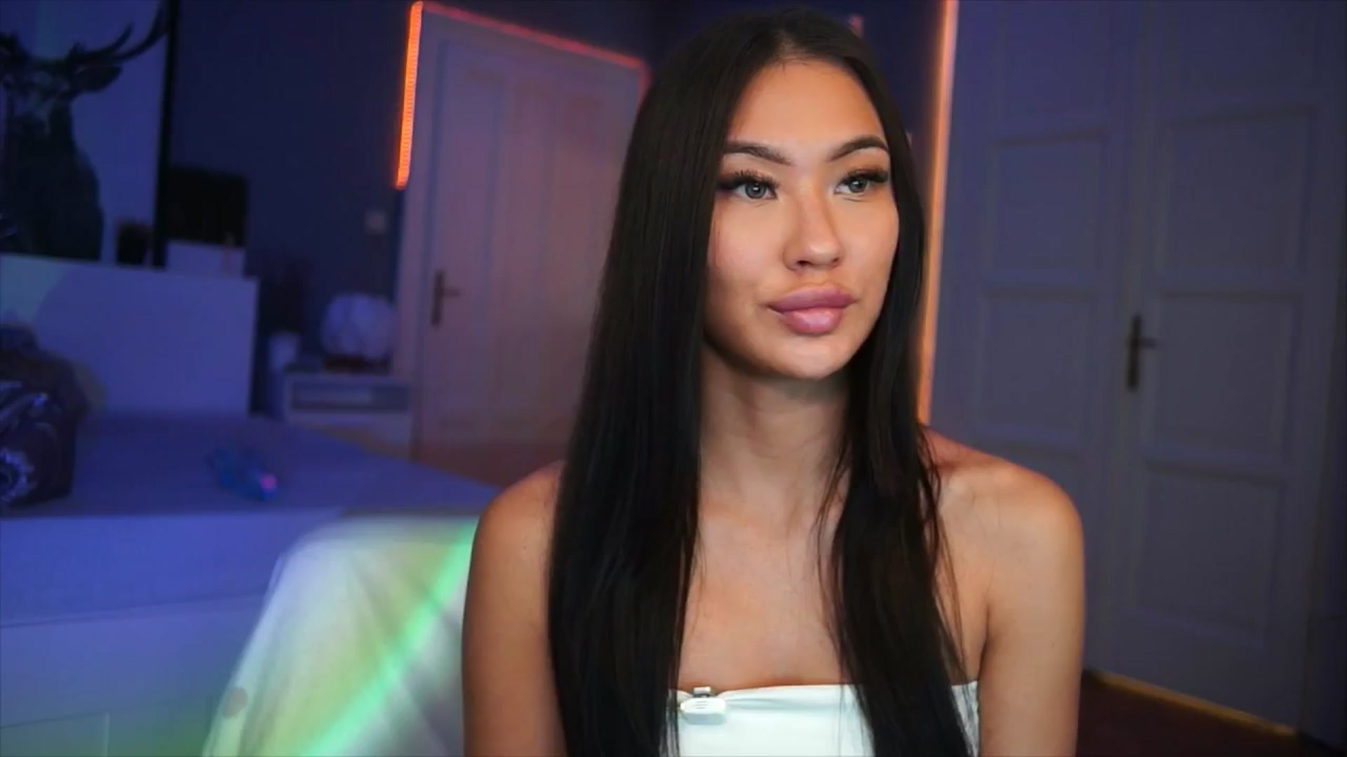 Gallery image thumbnail from MaiStream's myfreecams stream on, 12/12/2025, 23:19 image 10 of 20