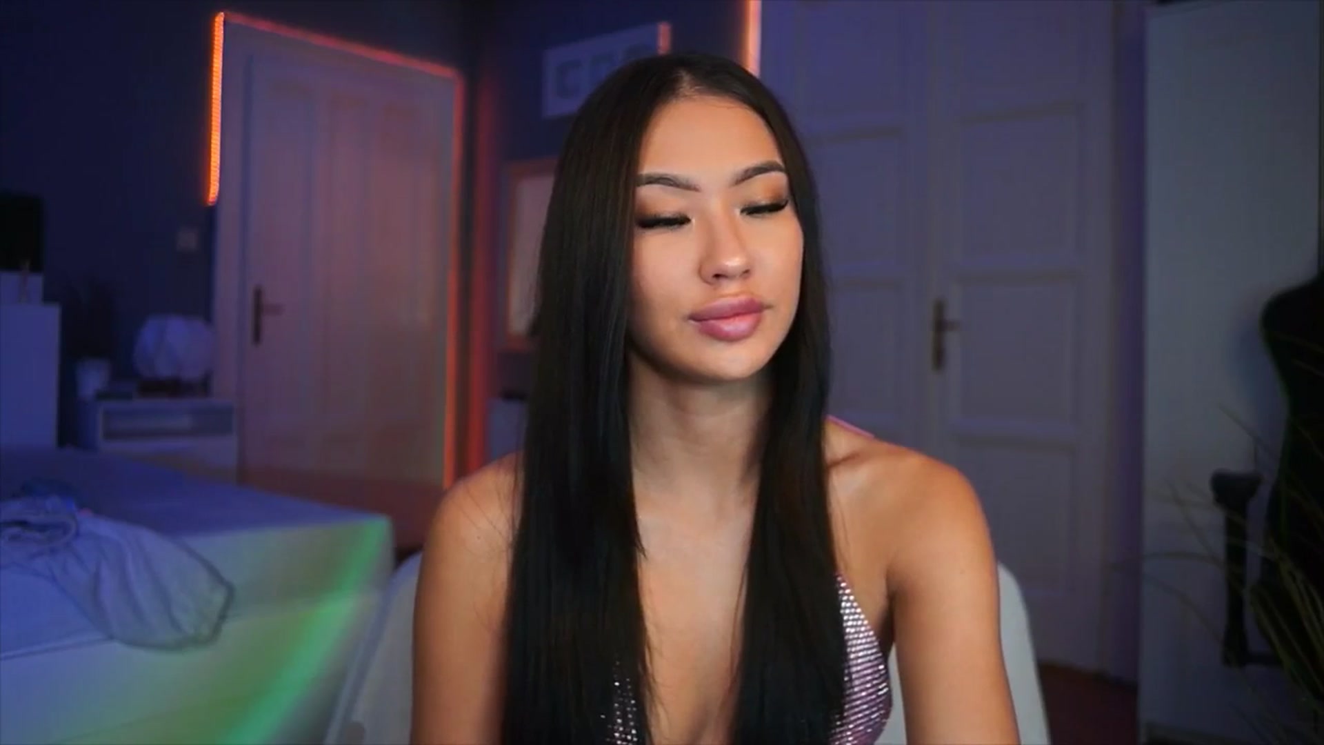 Gallery image thumbnail from MaiStream's myfreecams stream on, 12/13/2025, 19:00 image 4 of 20