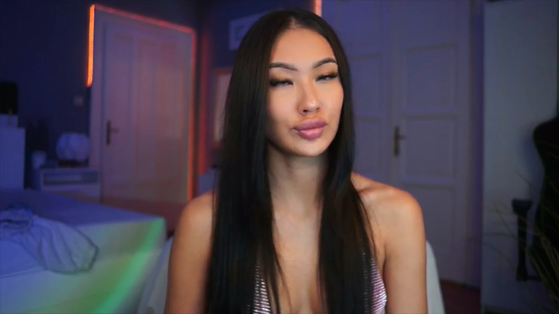 Gallery image thumbnail from MaiStream's myfreecams stream on, 12/13/2025, 19:00 image 9 of 20