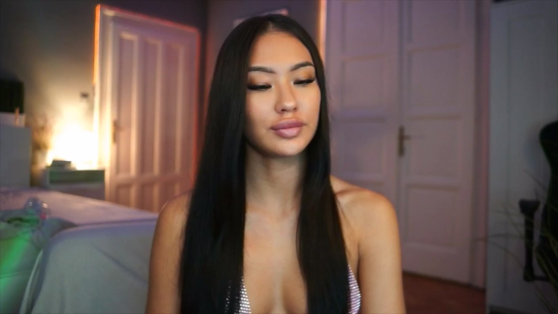 Gallery image thumbnail from MaiStream's myfreecams stream on, 12/14/2025, 24:02 image 7 of 20