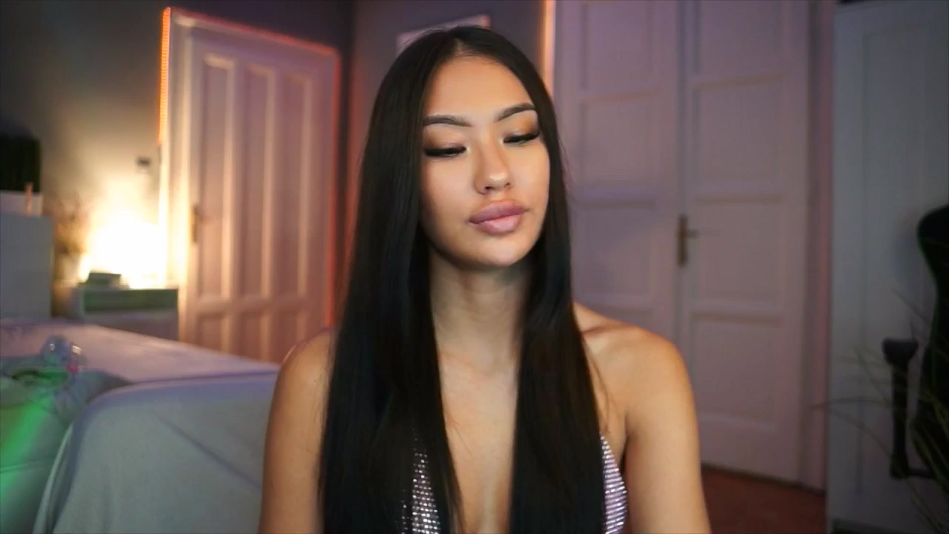 Gallery image thumbnail from MaiStream's myfreecams stream on, 12/14/2025, 24:02 image 5 of 20