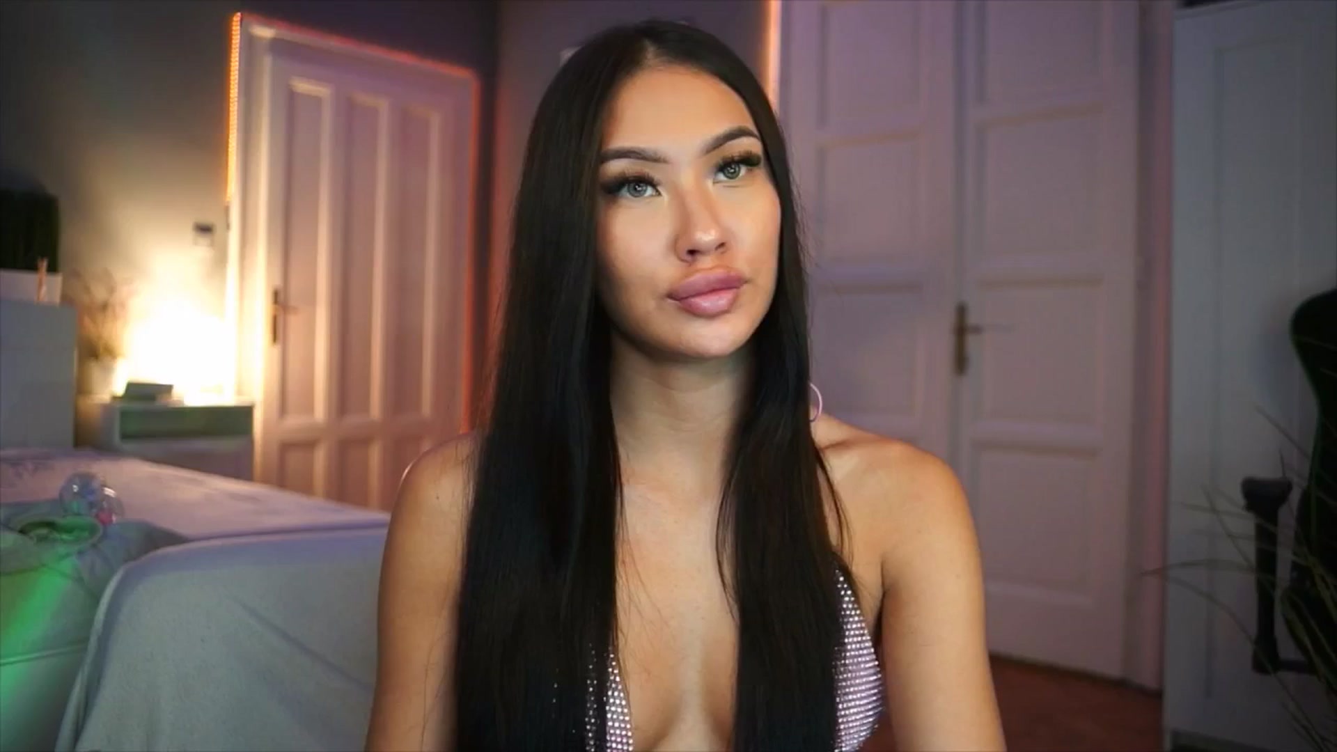 Gallery image thumbnail from MaiStream's myfreecams stream on, 12/14/2025, 24:02 image 13 of 20