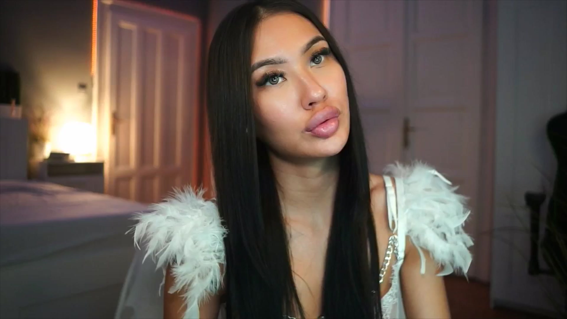 Gallery image thumbnail from MaiStream's myfreecams stream on, 12/14/2025, 22:53 image 9 of 20