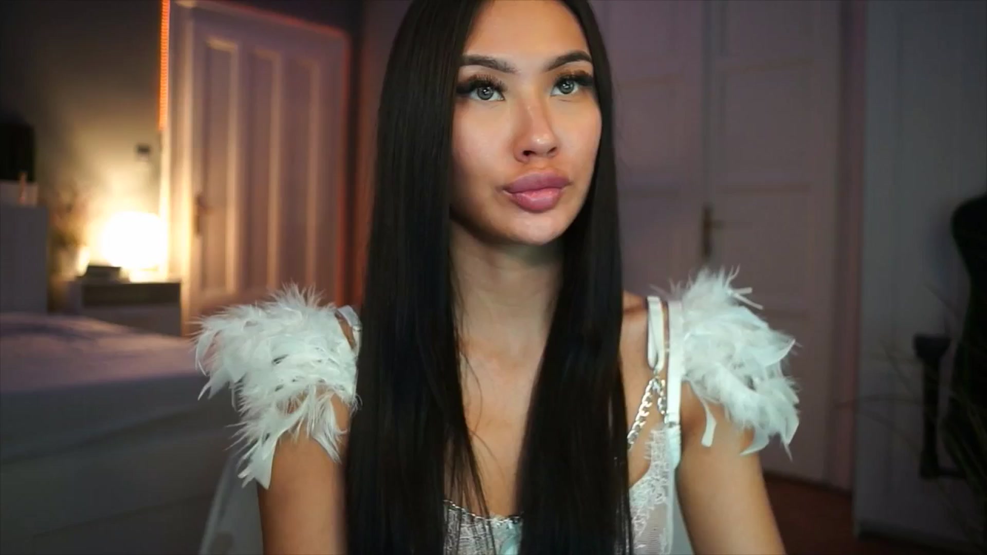 Gallery image thumbnail from MaiStream's myfreecams stream on, 12/14/2025, 22:53 image 12 of 20