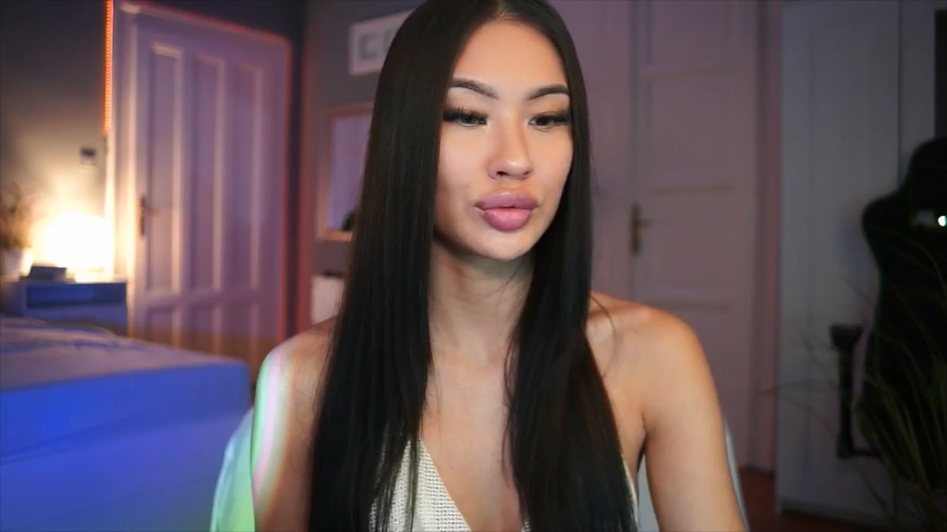 Gallery image thumbnail from MaiStream's myfreecams stream on, 12/15/2025, 19:08 image 6 of 20