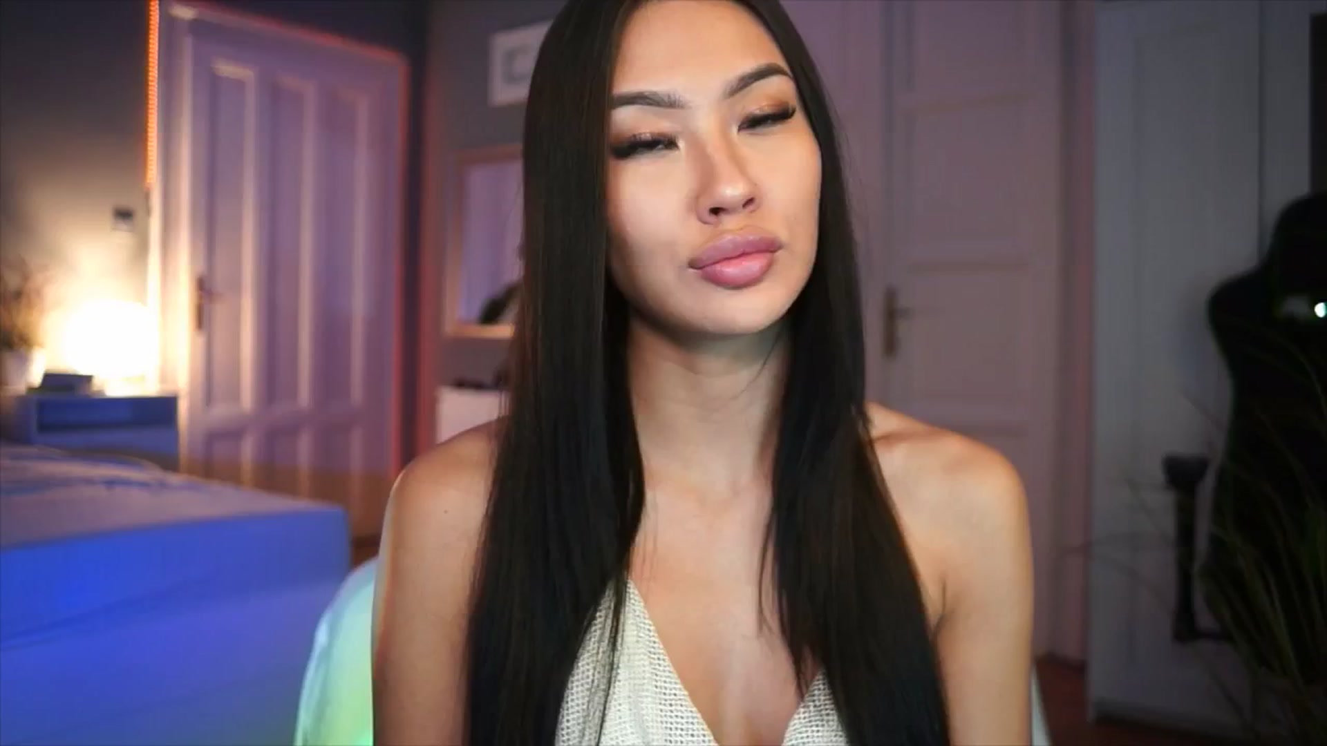 Gallery image thumbnail from MaiStream's myfreecams stream on, 12/15/2025, 19:08 image 1 of 20