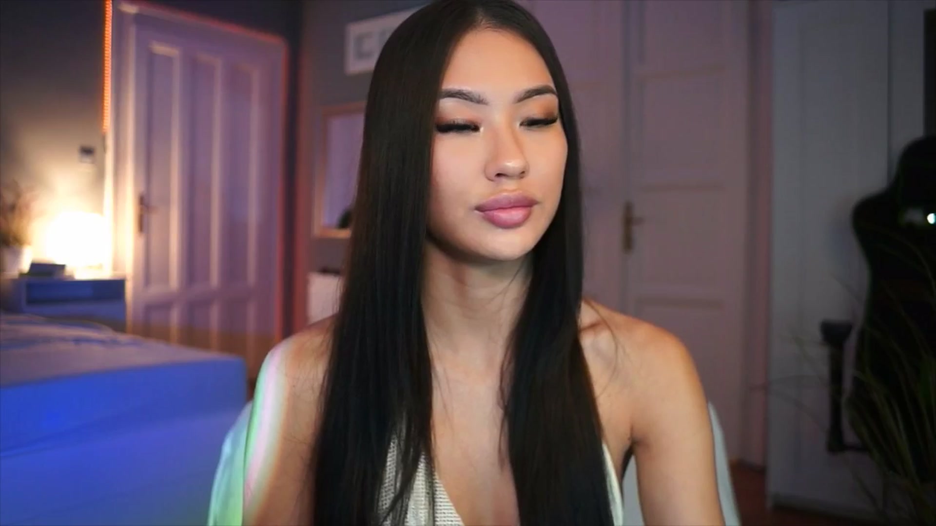 Gallery image thumbnail from MaiStream's myfreecams stream on, 12/15/2025, 19:08 image 10 of 20