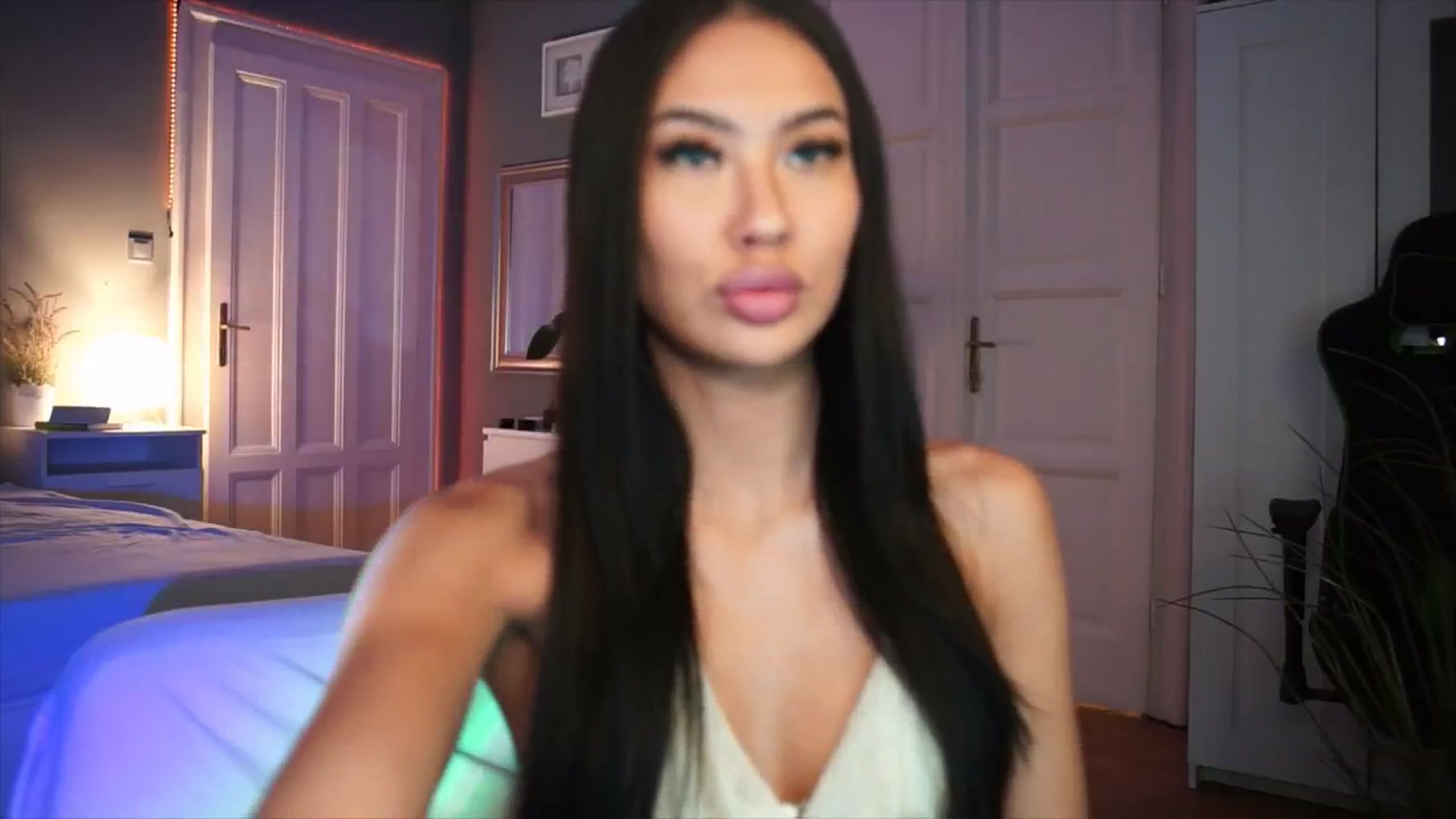 Gallery image thumbnail from MaiStream's myfreecams stream on, 12/15/2025, 19:08 image 14 of 20