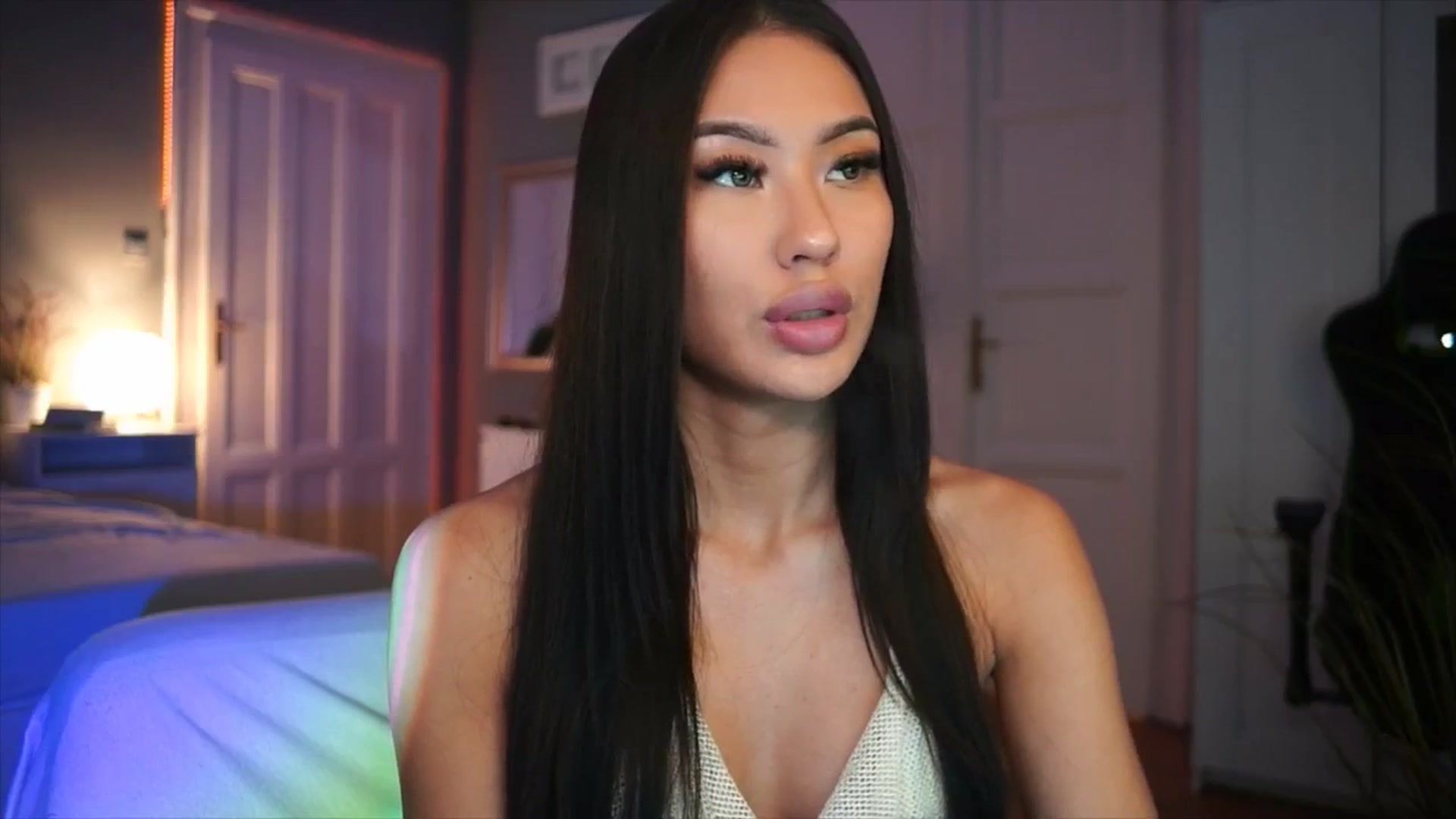 Gallery image thumbnail from MaiStream's myfreecams stream on, 12/15/2025, 19:08 image 15 of 20