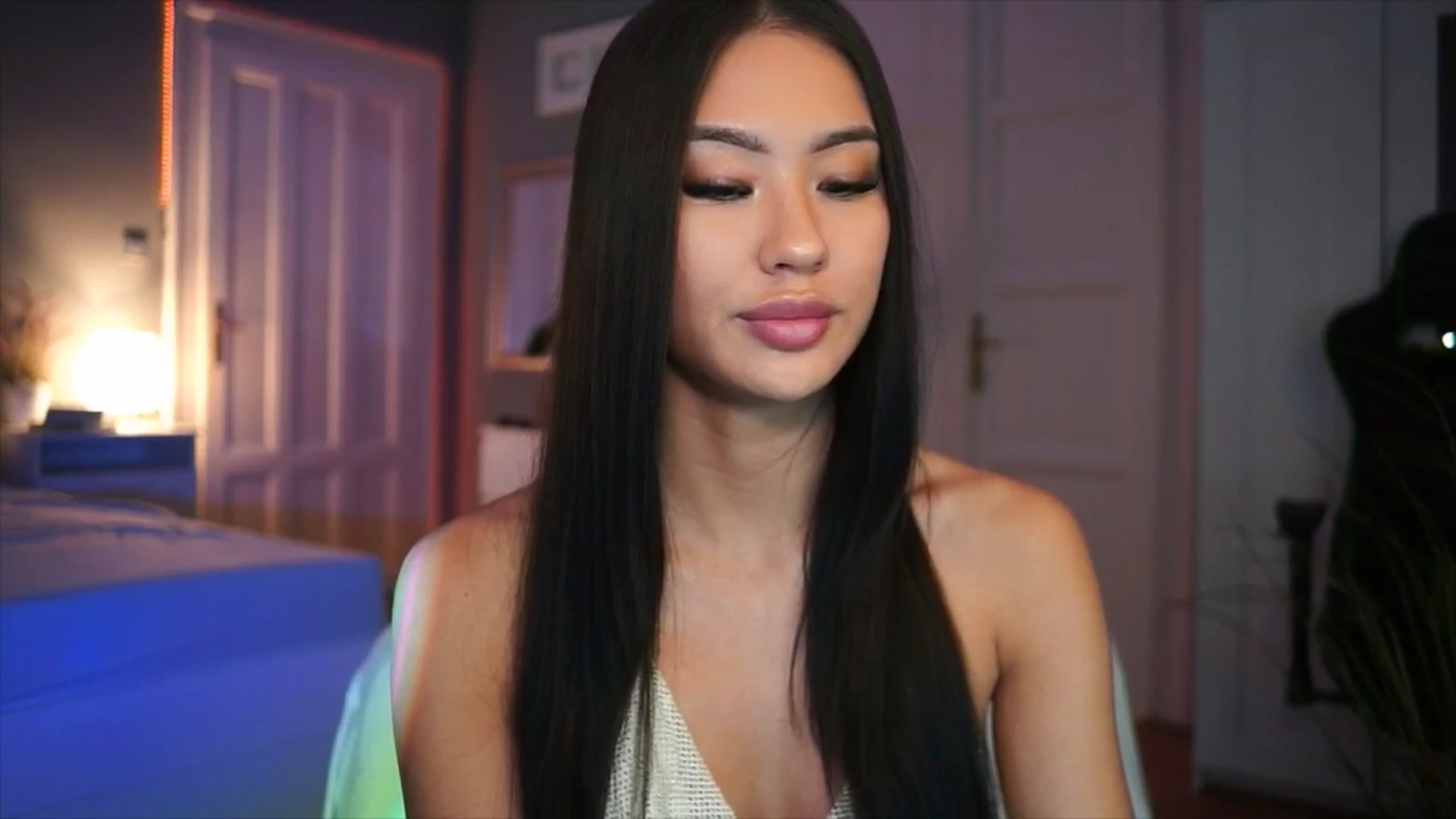 Gallery image thumbnail from MaiStream's myfreecams stream on, 12/15/2025, 19:08 image 3 of 20