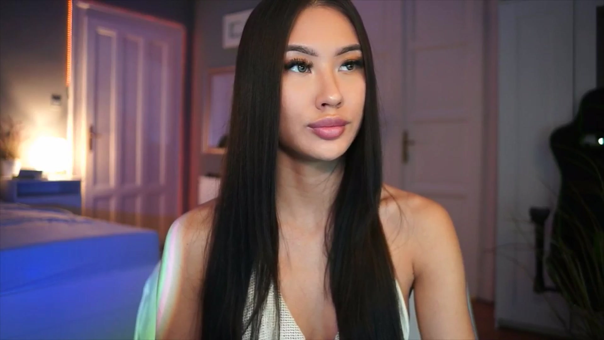 Gallery image thumbnail from MaiStream's myfreecams stream on, 12/15/2025, 19:08 image 9 of 20