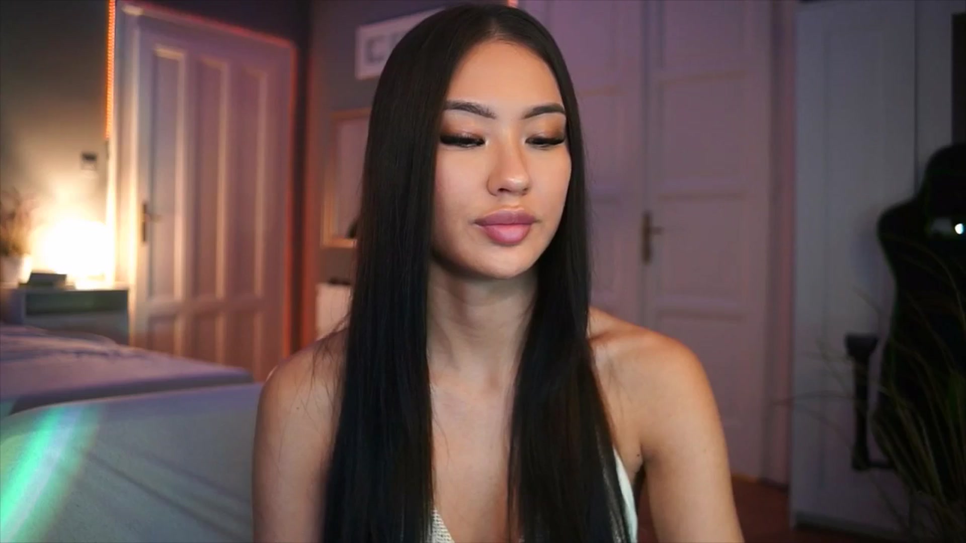 Gallery image thumbnail from MaiStream's myfreecams stream on, 12/15/2025, 21:56 image 3 of 20