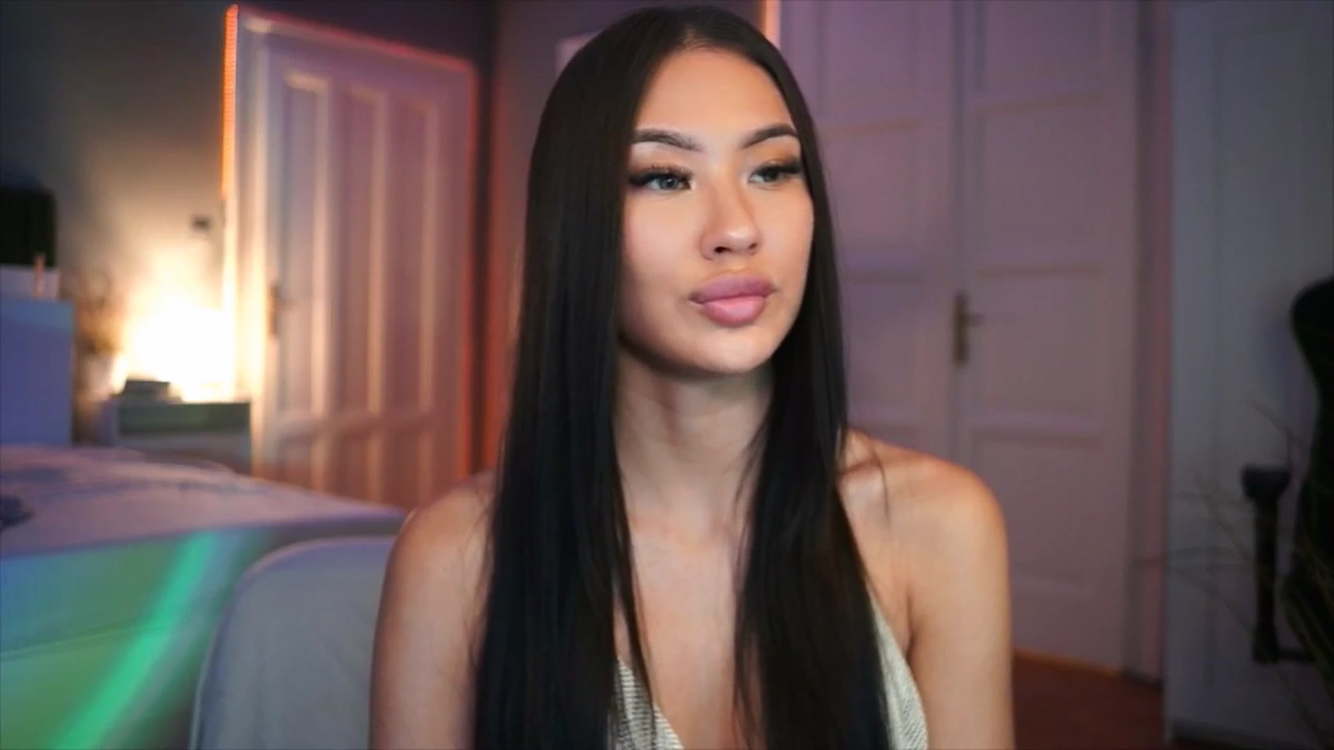 Gallery image thumbnail from MaiStream's myfreecams stream on, 12/15/2025, 21:56 image 13 of 20