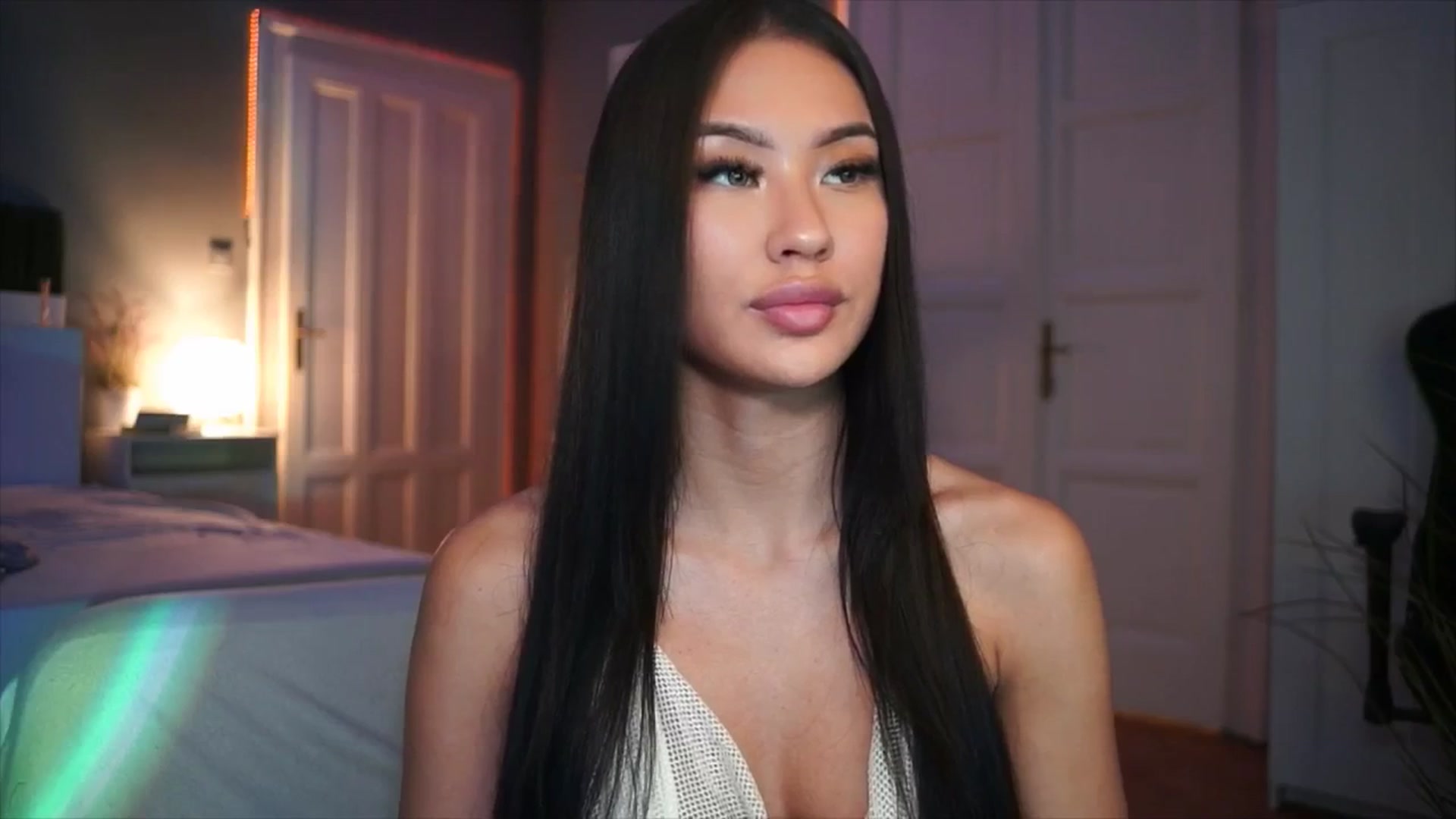 Gallery image thumbnail from MaiStream's myfreecams stream on, 12/15/2025, 21:56 image 10 of 20