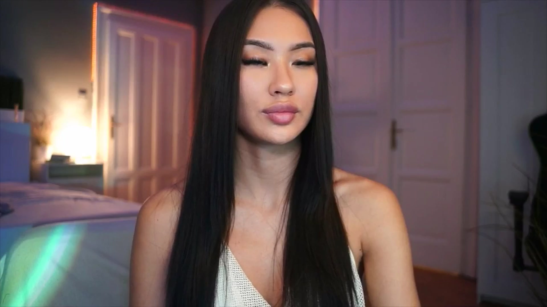 Gallery image thumbnail from MaiStream's myfreecams stream on, 12/15/2025, 21:56 image 7 of 20