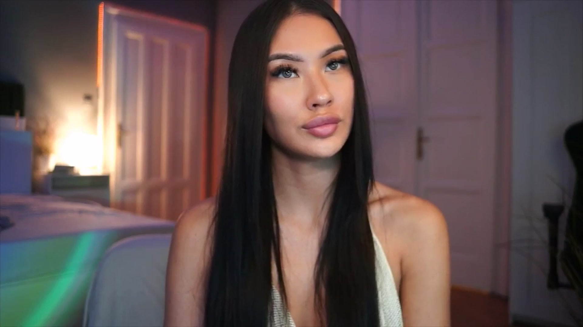 Gallery image thumbnail from MaiStream's myfreecams stream on, 12/15/2025, 21:56 image 15 of 20