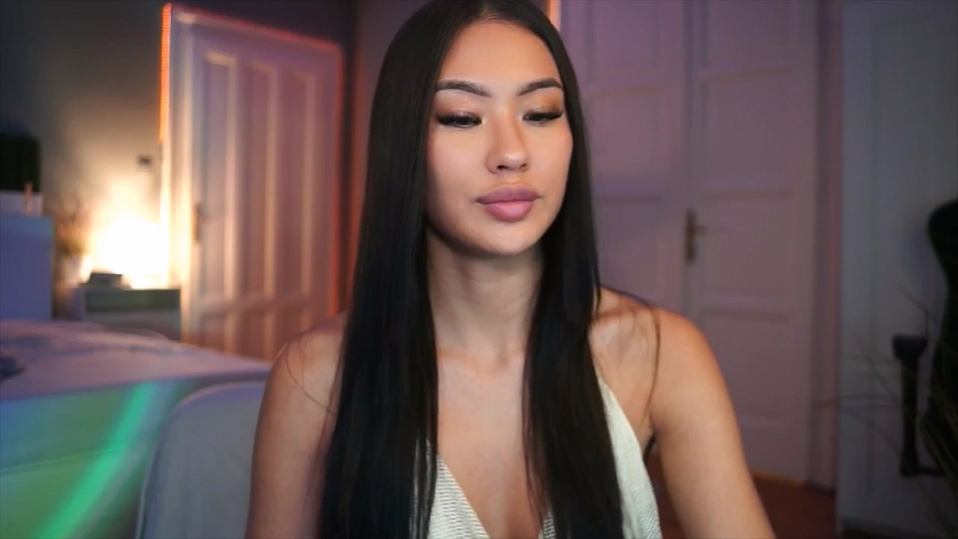 Gallery image thumbnail from MaiStream's myfreecams stream on, 12/15/2025, 21:56 image 17 of 20