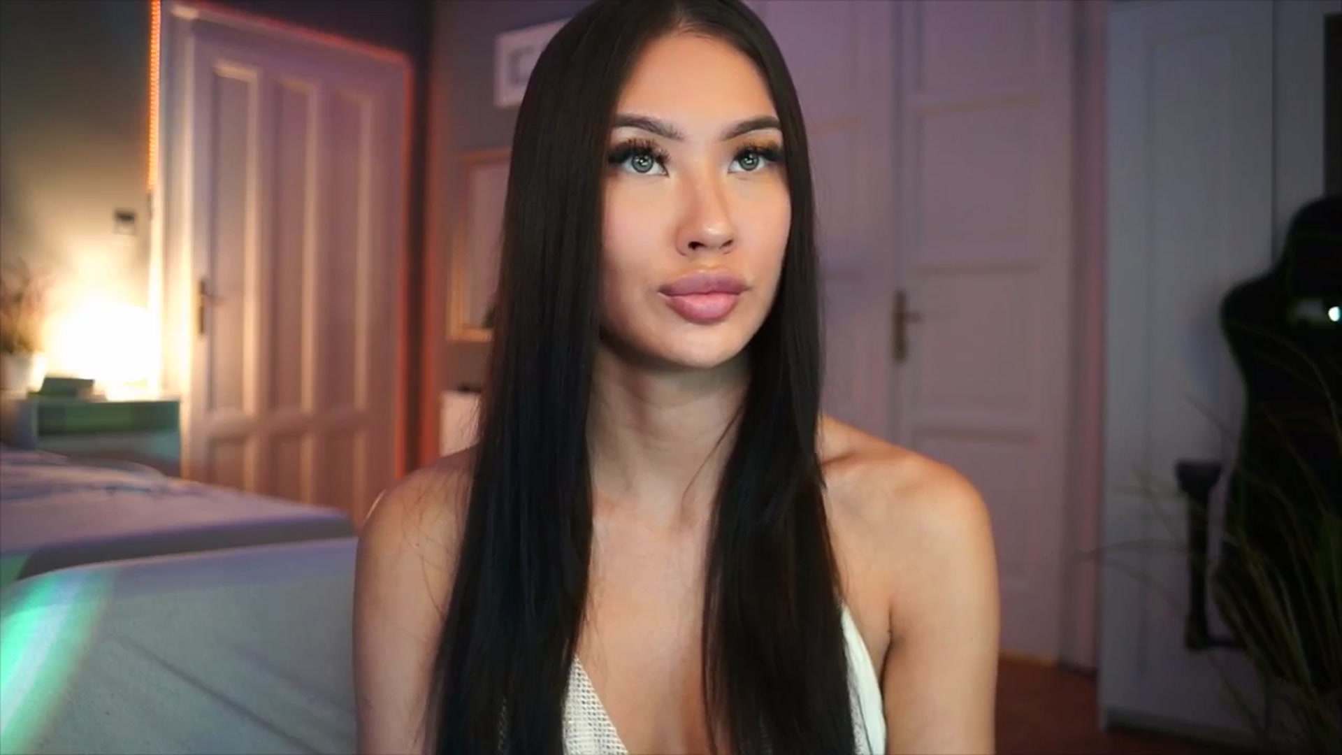 Gallery image thumbnail from MaiStream's myfreecams stream on, 12/15/2025, 21:56 image 2 of 20