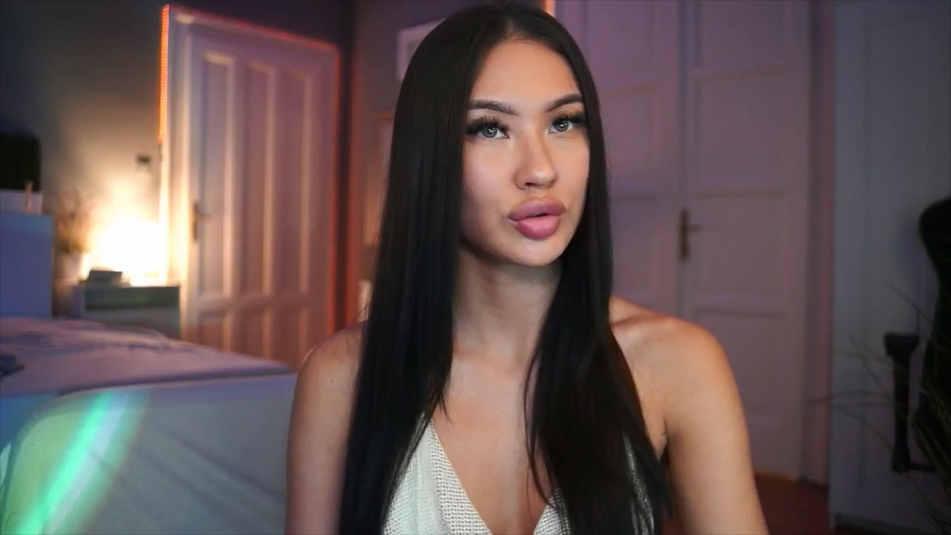 Gallery image thumbnail from MaiStream's myfreecams stream on, 12/15/2025, 21:56 image 9 of 20
