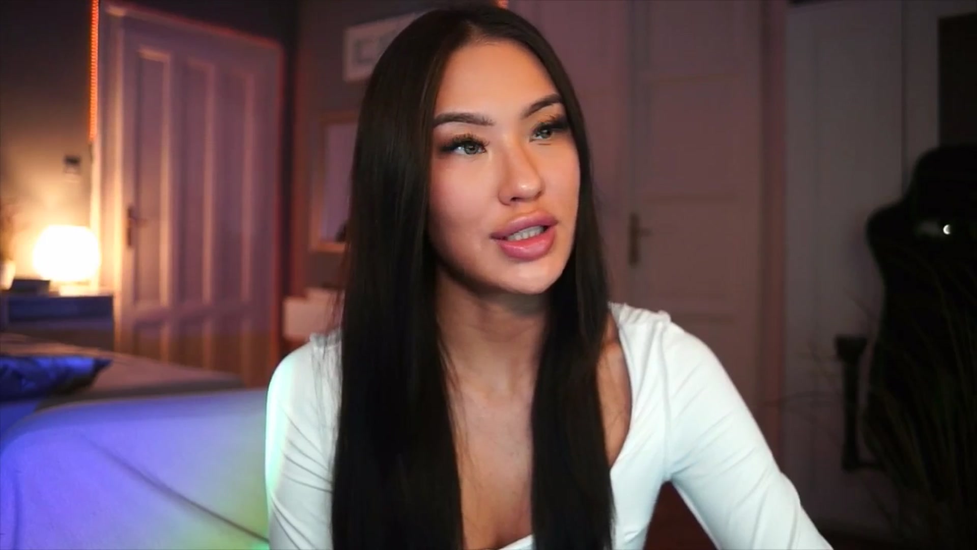 Gallery image thumbnail from MaiStream's myfreecams stream on, 12/16/2025, 22:45 image 11 of 20