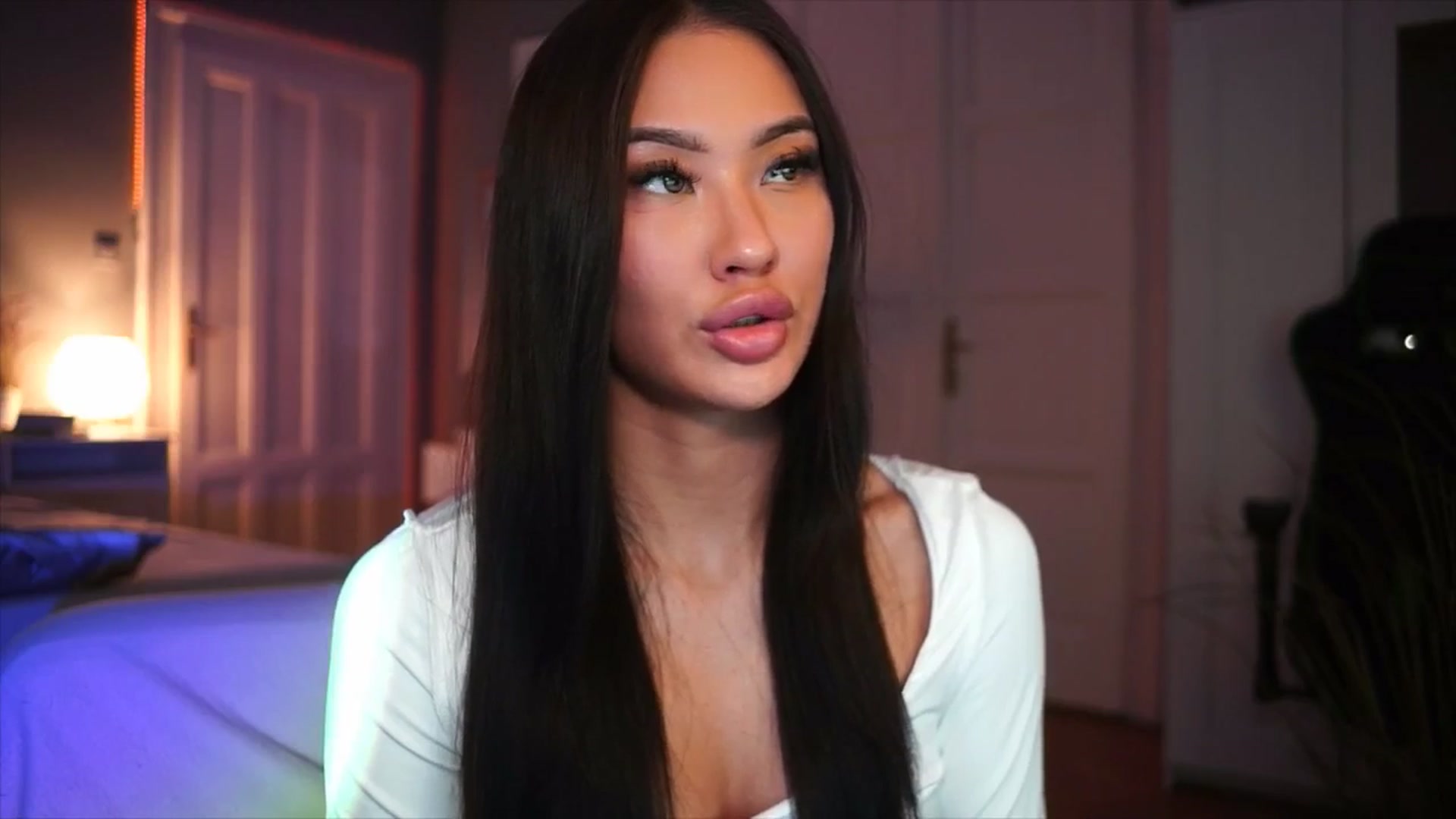 Gallery image thumbnail from MaiStream's myfreecams stream on, 12/16/2025, 22:45 image 16 of 20