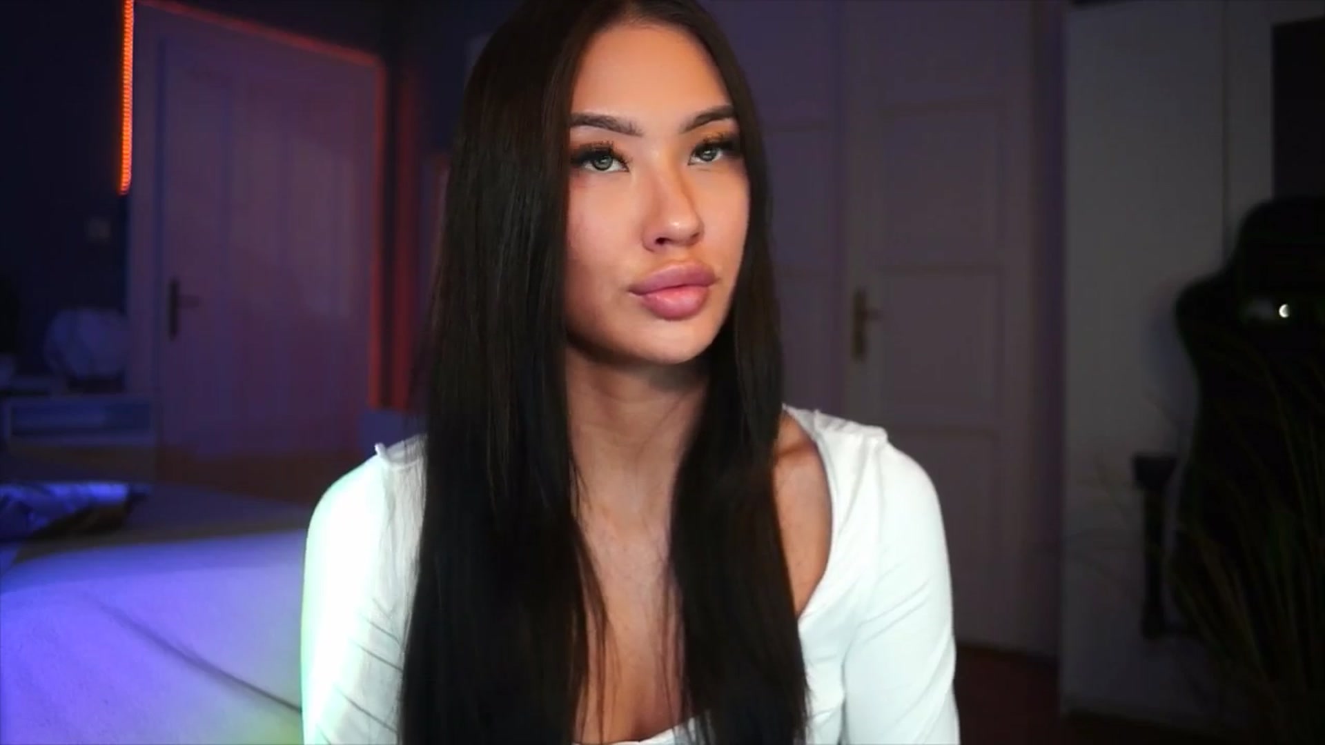 Gallery image thumbnail from MaiStream's myfreecams stream on, 12/16/2025, 22:45 image 2 of 20