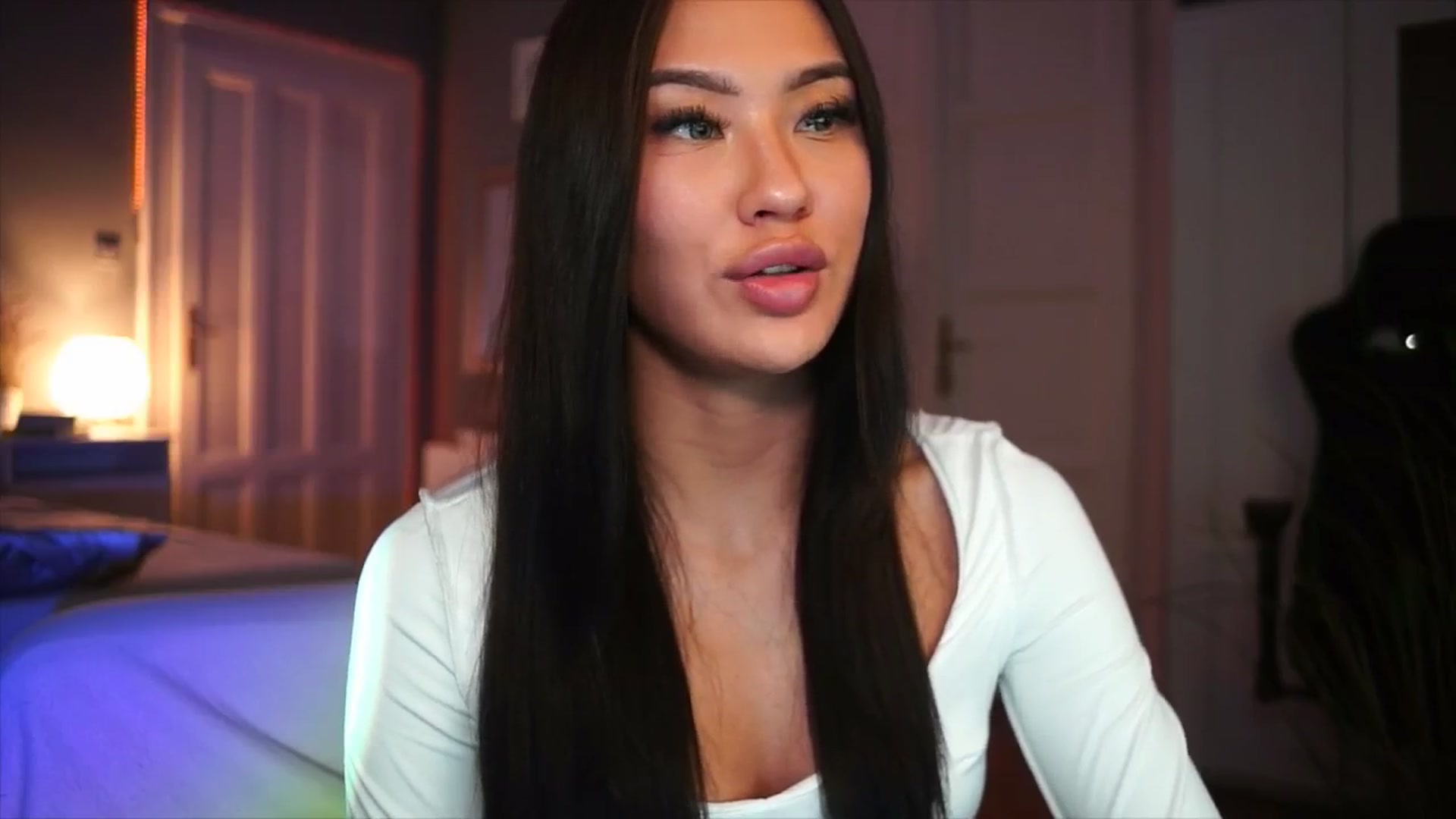 Gallery image thumbnail from MaiStream's myfreecams stream on, 12/16/2025, 22:45 image 12 of 20