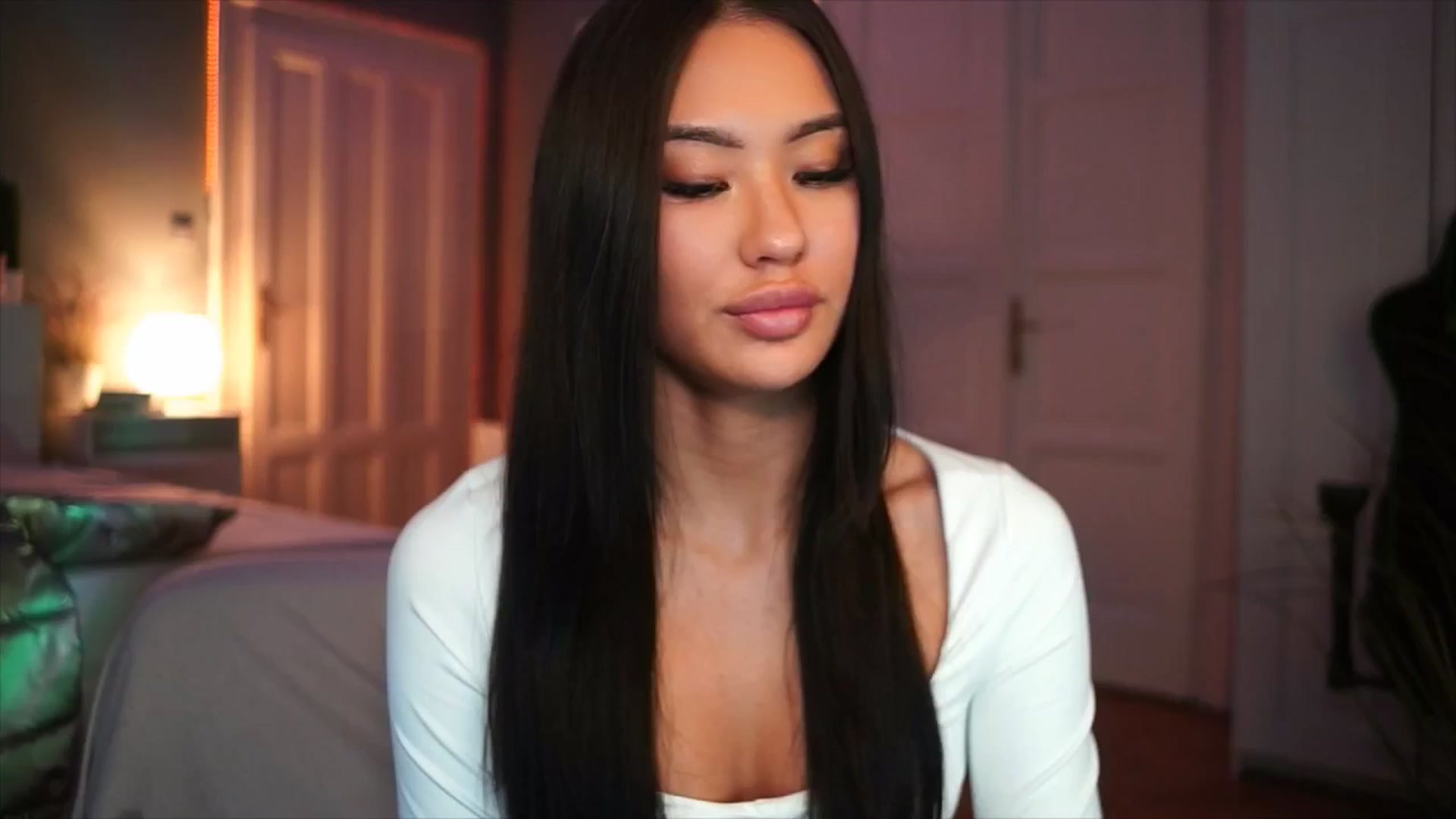 Gallery image thumbnail from MaiStream's myfreecams stream on, 12/16/2025, 23:18 image 11 of 20