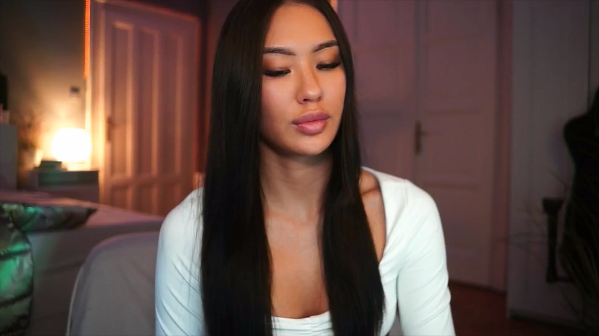 Gallery image thumbnail from MaiStream's myfreecams stream on, 12/16/2025, 23:18 image 16 of 20