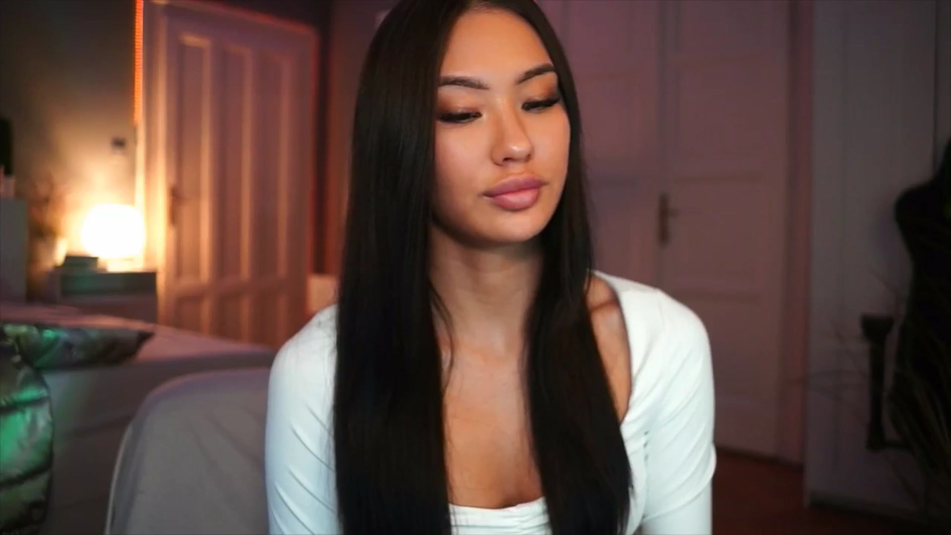Gallery image thumbnail from MaiStream's myfreecams stream on, 12/16/2025, 23:18 image 18 of 20