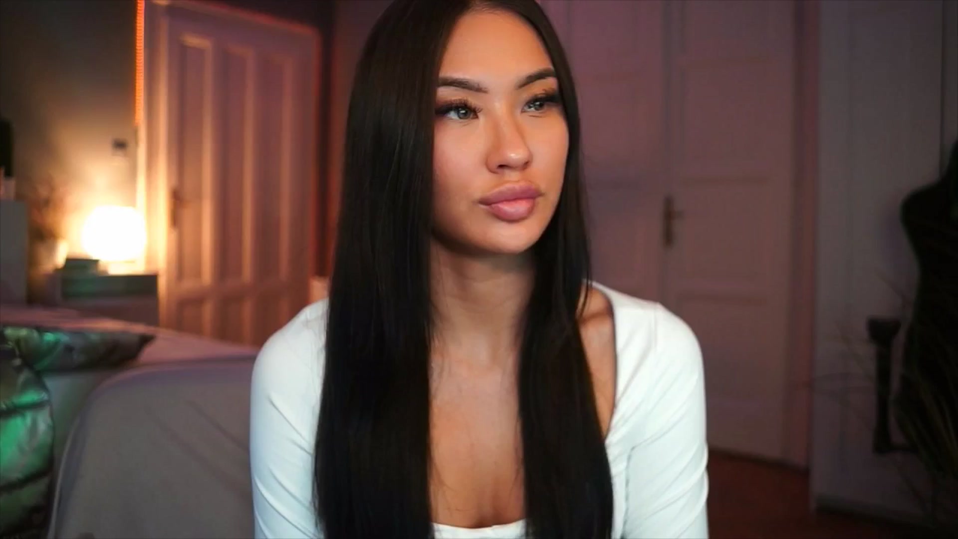Gallery image thumbnail from MaiStream's myfreecams stream on, 12/16/2025, 23:18 image 12 of 20