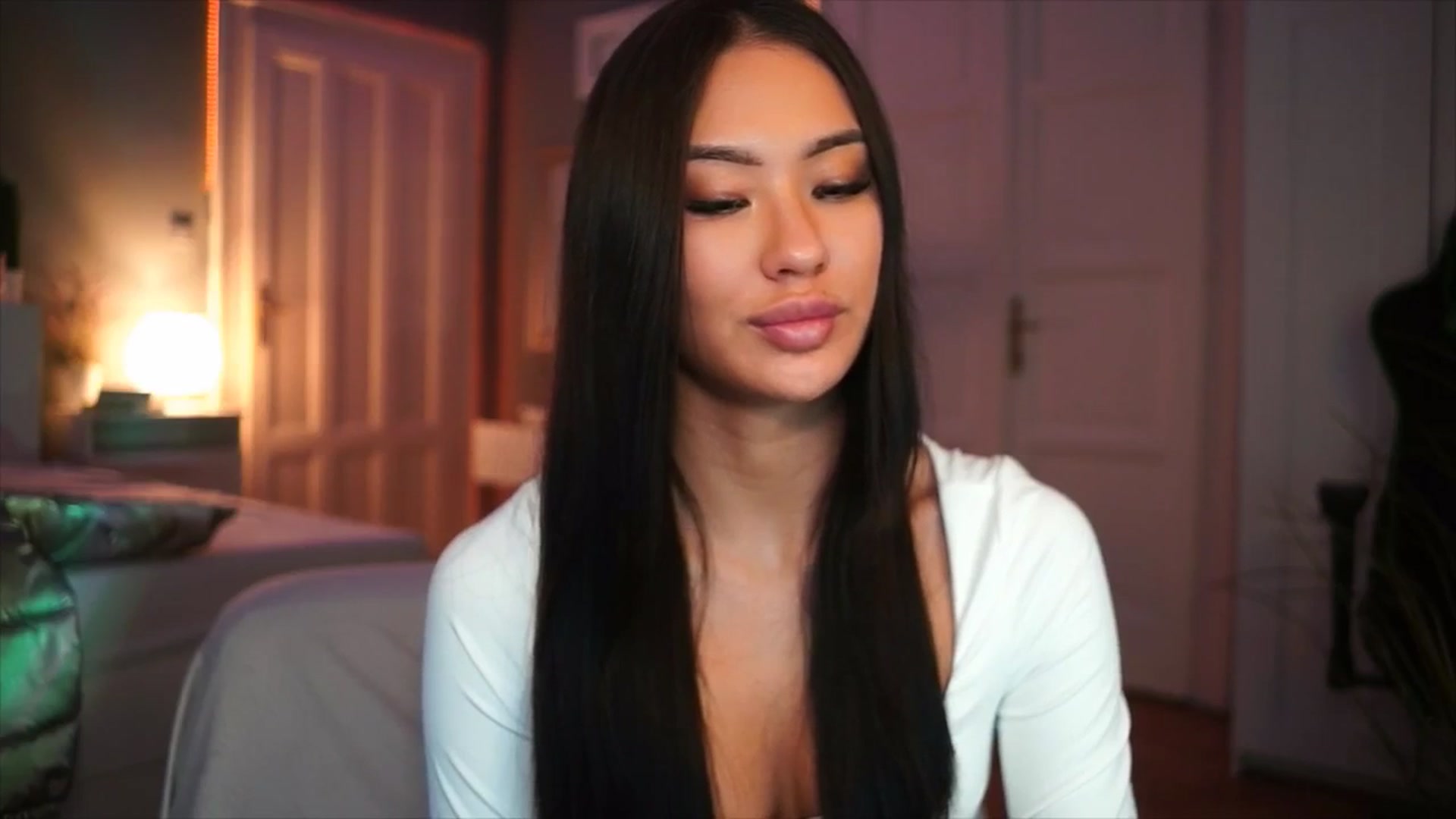 Gallery image thumbnail from MaiStream's myfreecams stream on, 12/16/2025, 23:18 image 20 of 20