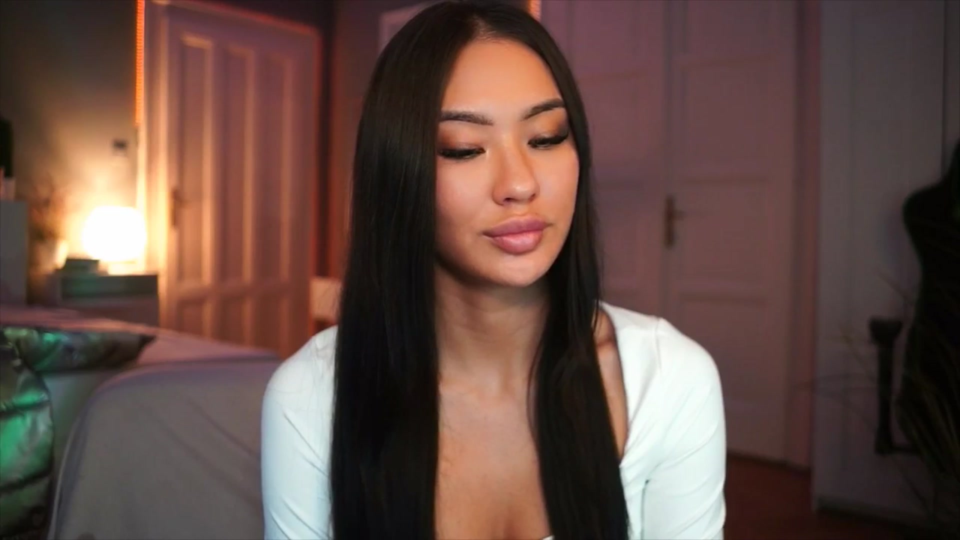 Gallery image thumbnail from MaiStream's myfreecams stream on, 12/16/2025, 23:18 image 15 of 20