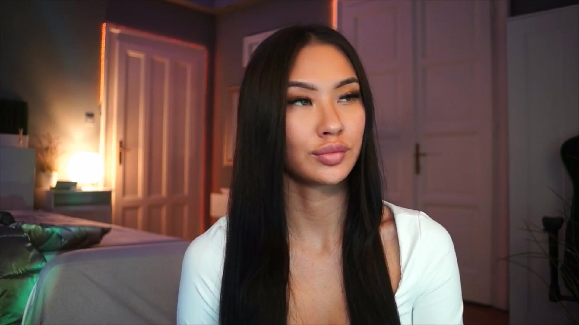Gallery image thumbnail from MaiStream's myfreecams stream on, 12/17/2025, 01:22 image 12 of 20