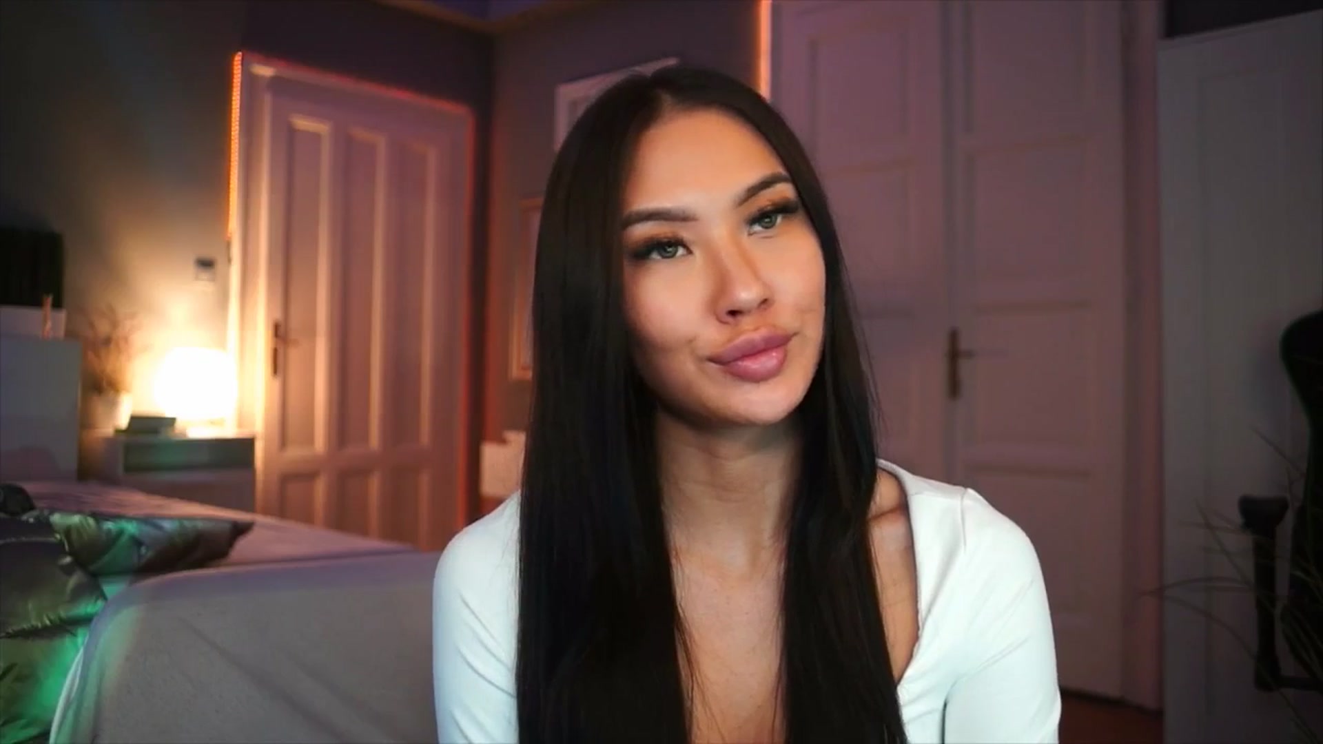 Gallery image thumbnail from MaiStream's myfreecams stream on, 12/17/2025, 01:22 image 3 of 20