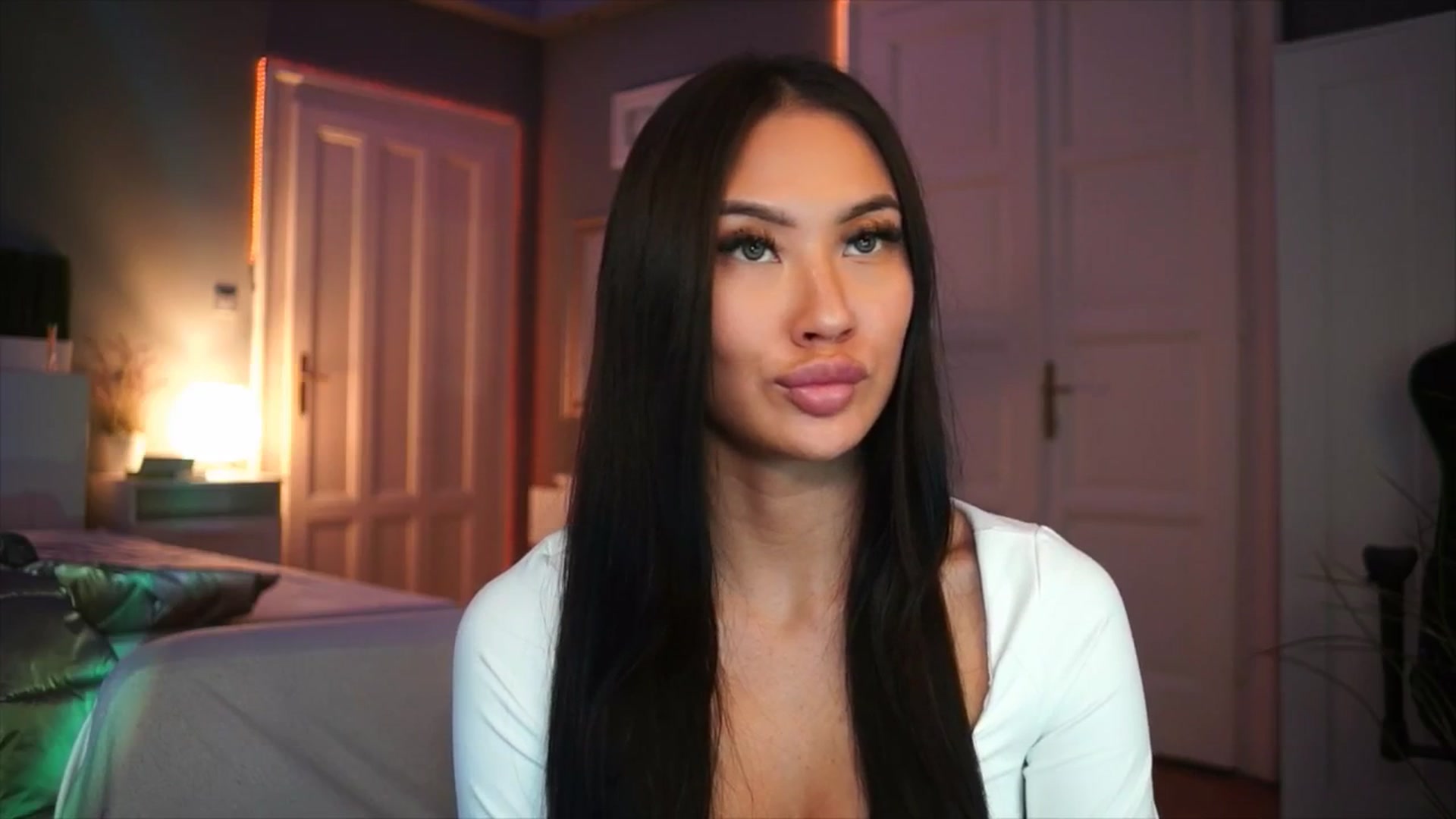 Gallery image thumbnail from MaiStream's myfreecams stream on, 12/17/2025, 01:22 image 6 of 20