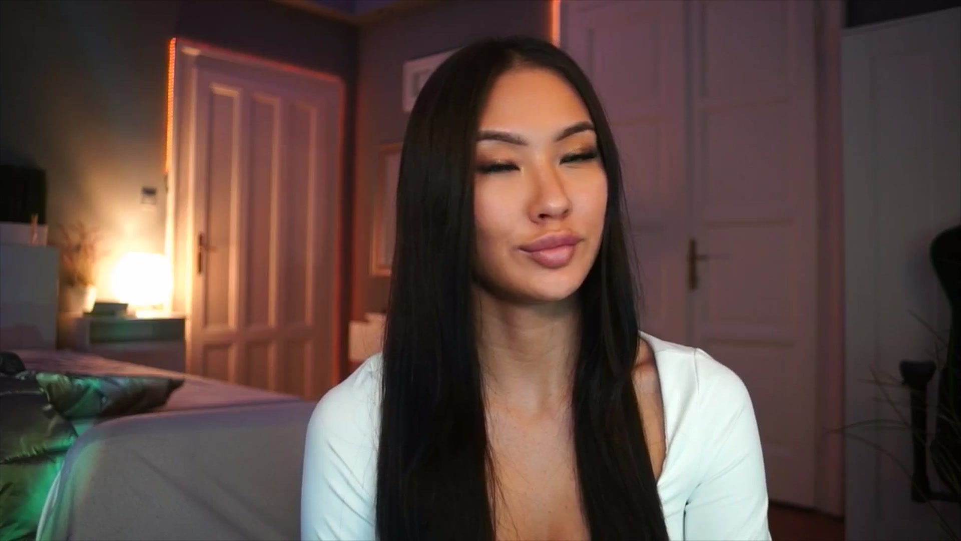 Gallery image thumbnail from MaiStream's myfreecams stream on, 12/17/2025, 01:22 image 7 of 20