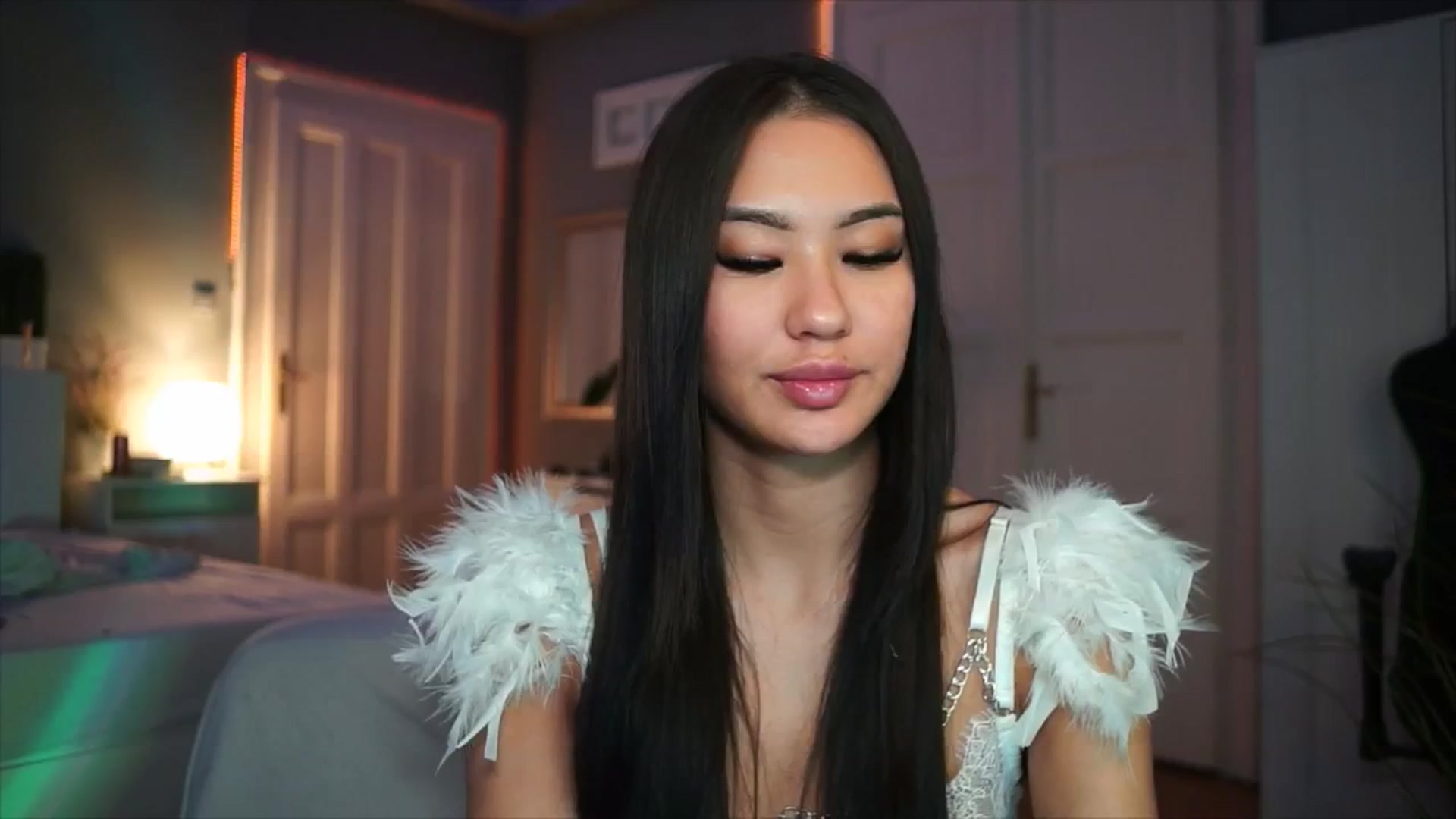 Gallery image thumbnail from MaiStream's myfreecams stream on, 12/17/2025, 21:11 image 4 of 20