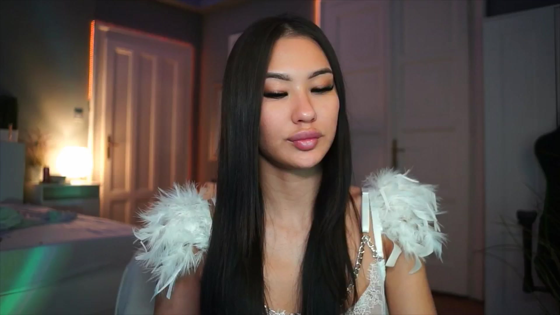 Gallery image thumbnail from MaiStream's myfreecams stream on, 12/17/2025, 21:11 image 1 of 20