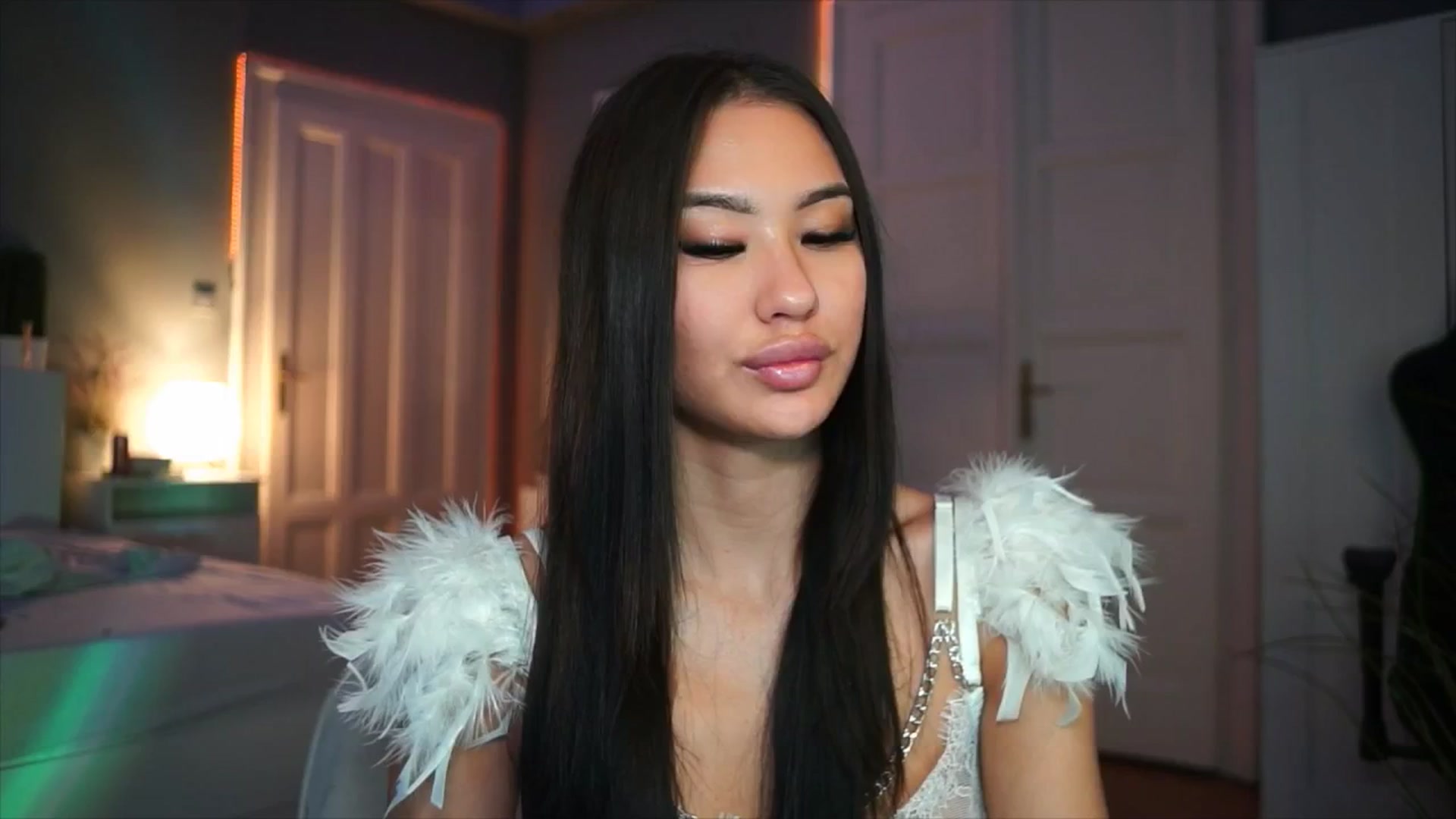 Gallery image thumbnail from MaiStream's myfreecams stream on, 12/17/2025, 21:11 image 2 of 20