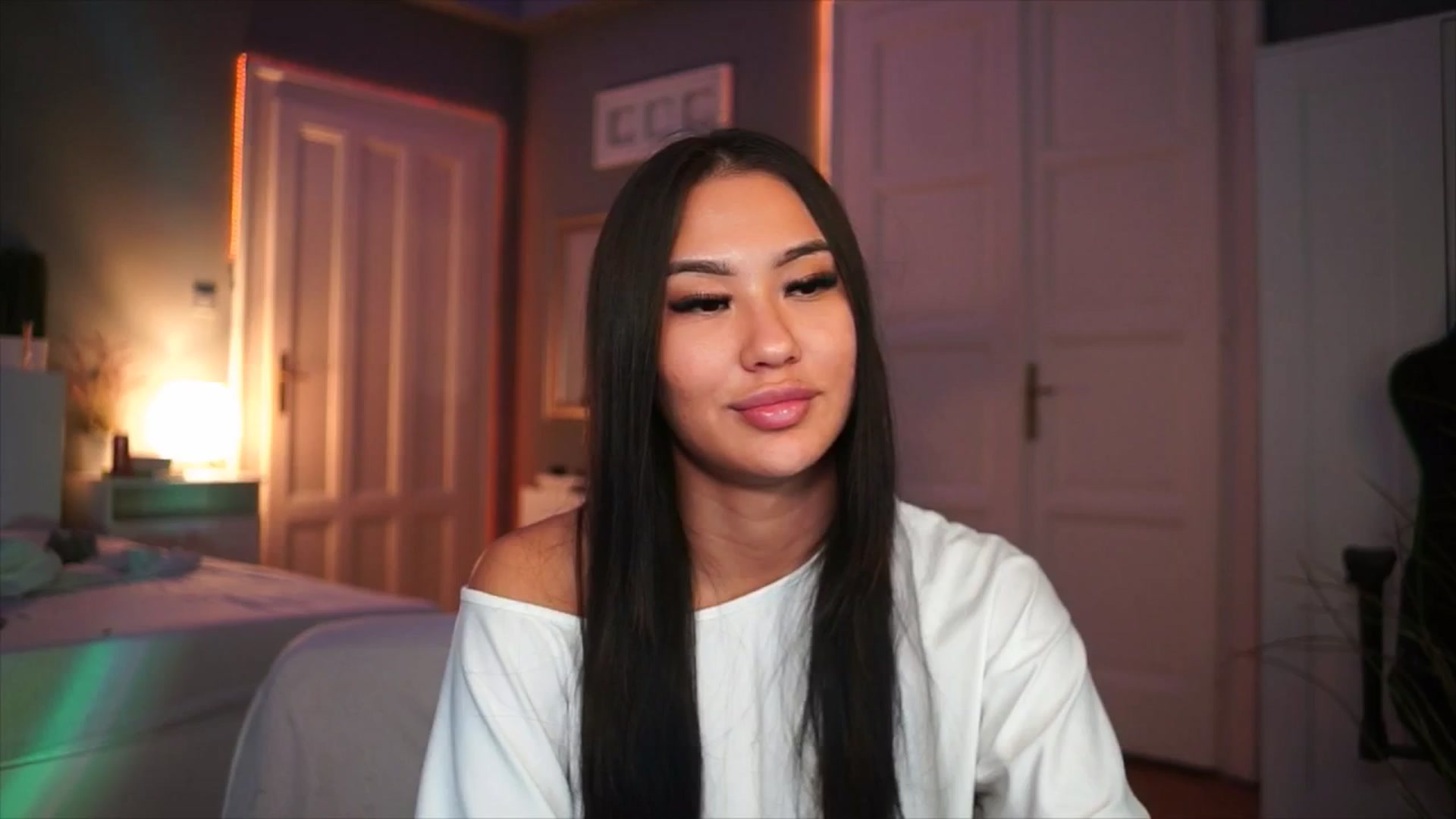Gallery image thumbnail from MaiStream's myfreecams stream on, 12/17/2025, 21:40 image 1 of 20