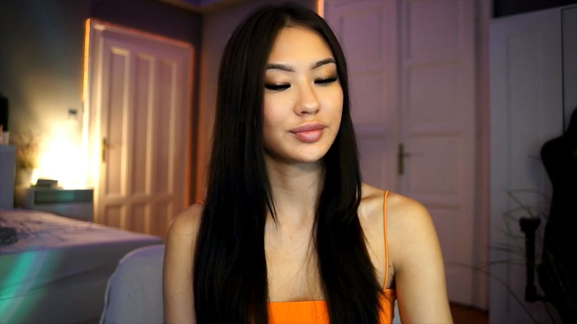 Gallery image thumbnail from MaiStream's myfreecams stream on, 12/18/2025, 19:37 image 18 of 20