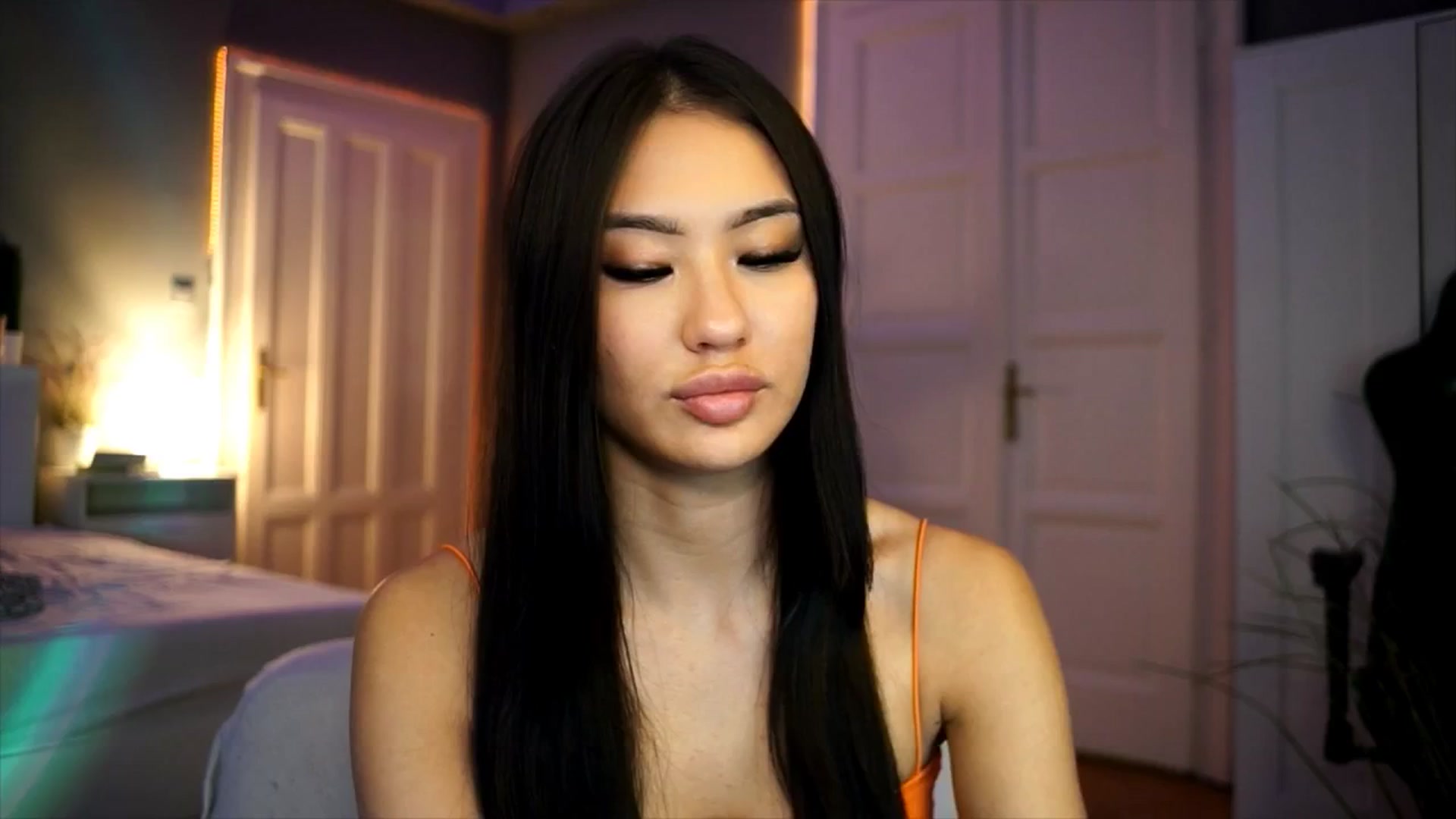 Gallery image thumbnail from MaiStream's myfreecams stream on, 12/18/2025, 19:37 image 12 of 20