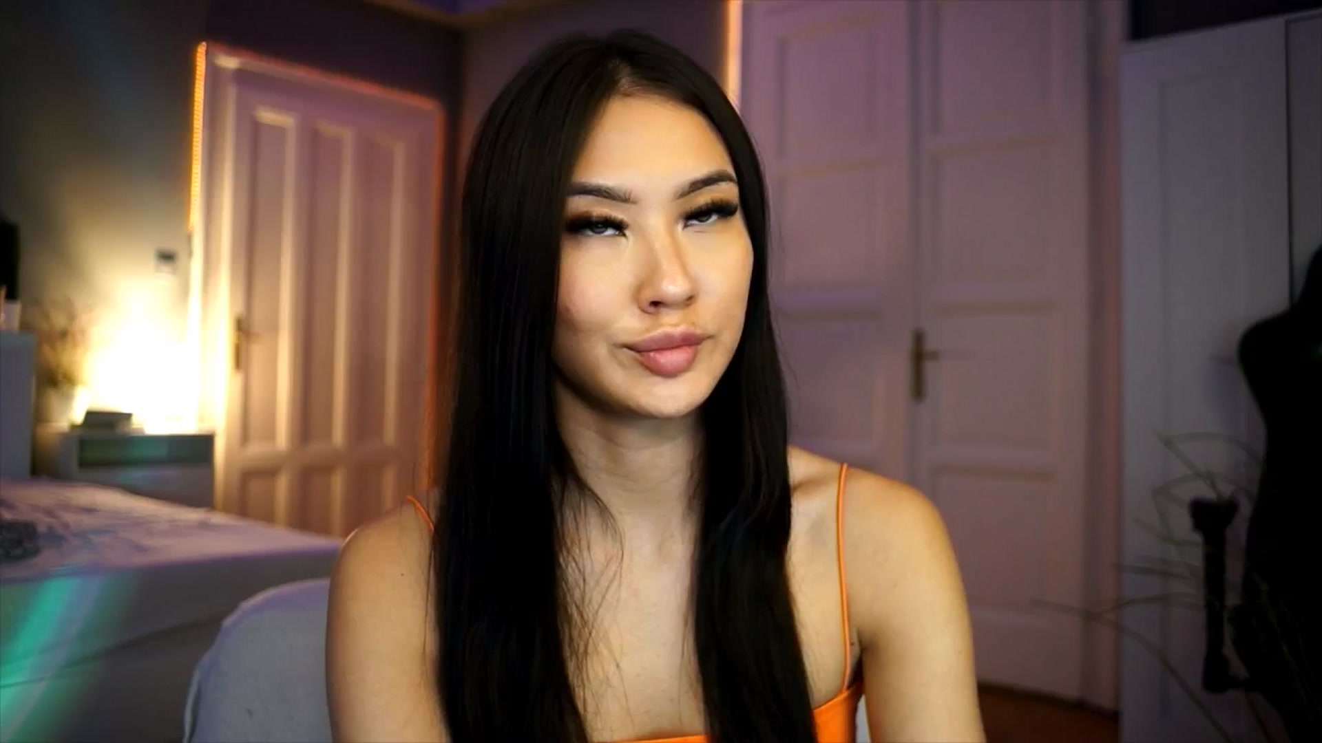 Gallery image thumbnail from MaiStream's myfreecams stream on, 12/18/2025, 19:37 image 13 of 20