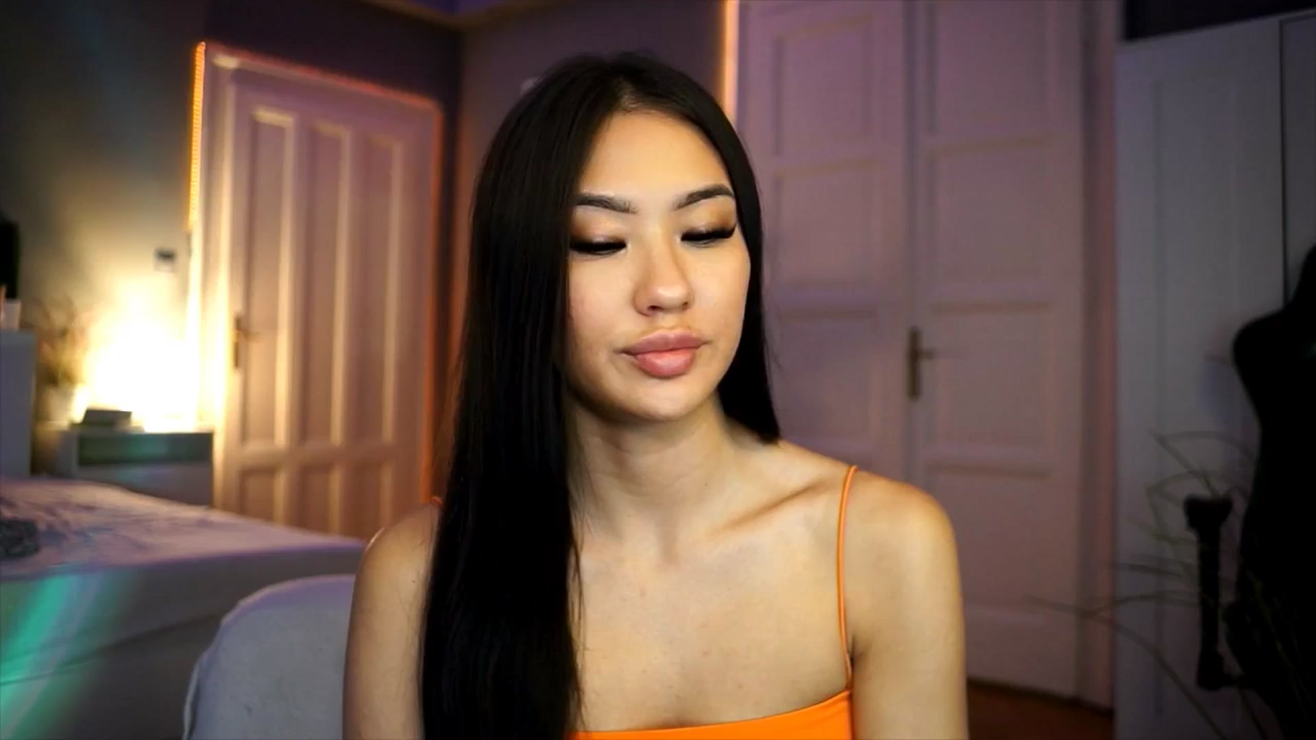 Gallery image thumbnail from MaiStream's myfreecams stream on, 12/18/2025, 19:37 image 11 of 20